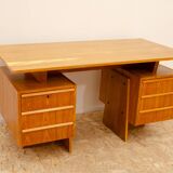 Immense bureau tchécoslovaque entièrement rénové, années 1970, Europe centrale