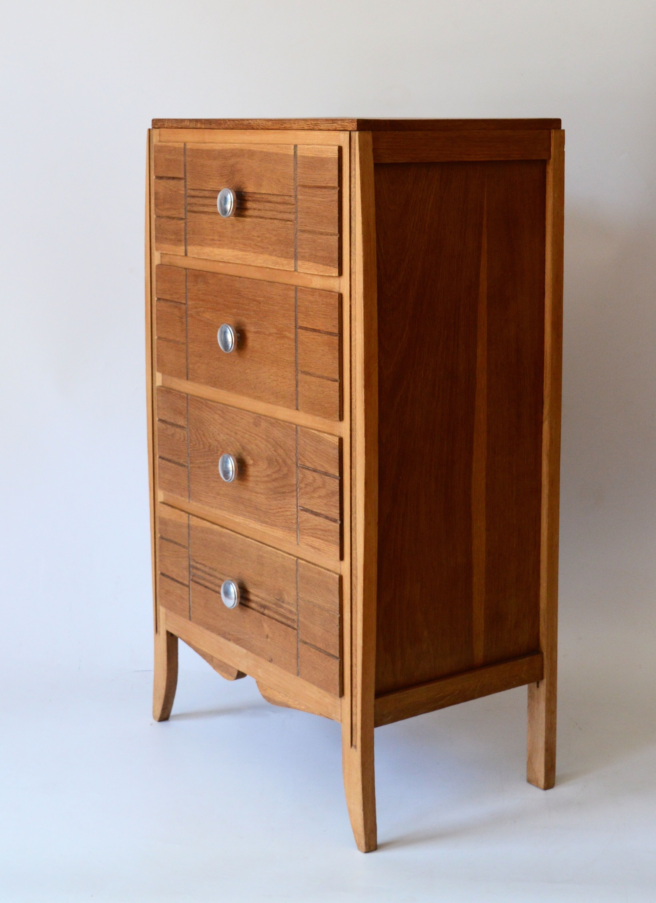 Chiffonier