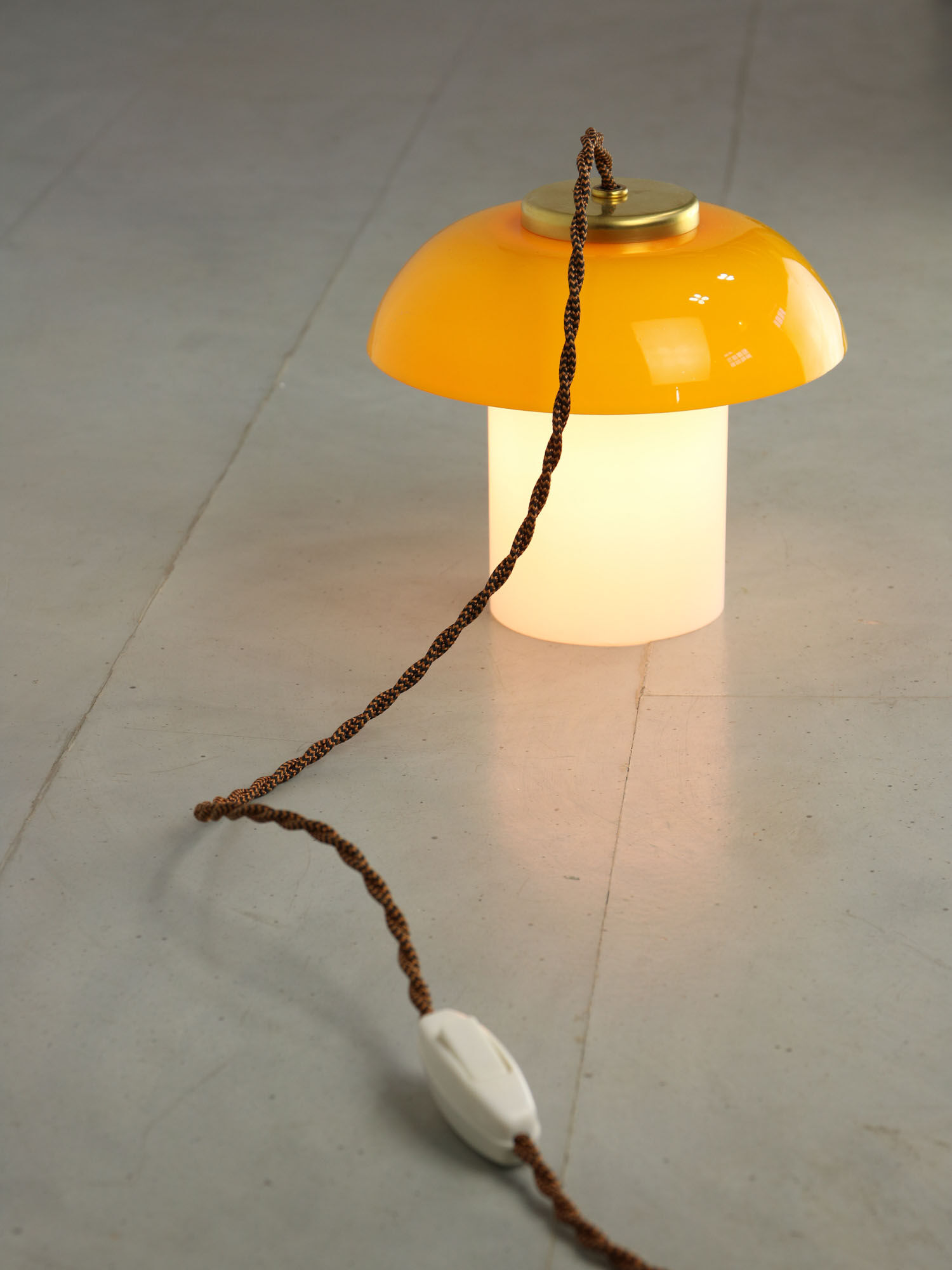 Mid-century yellow glass & brass mushroom table lamp