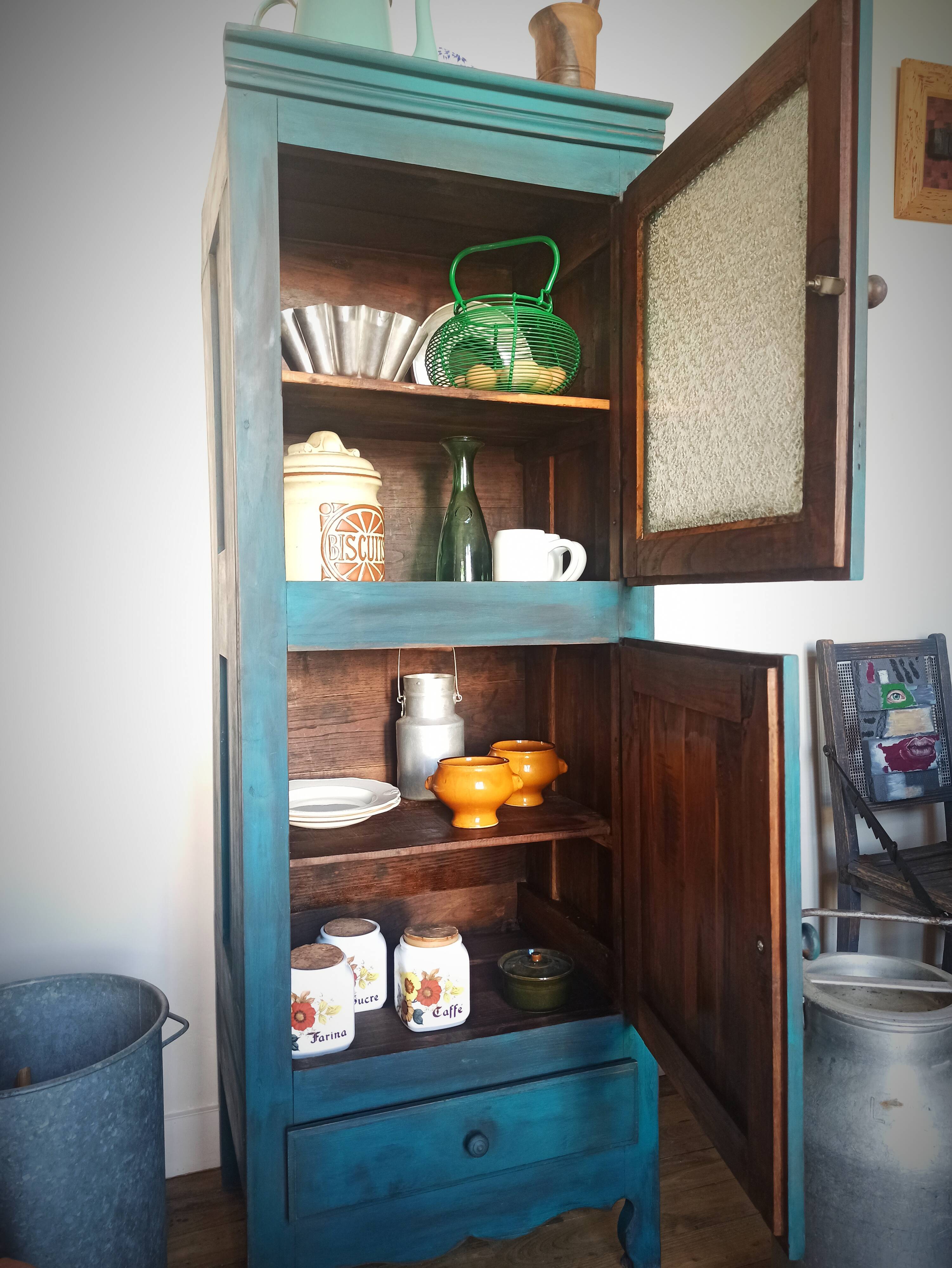 Dresser/Wardrobe/Hat cabinet/Pantry/Standing man