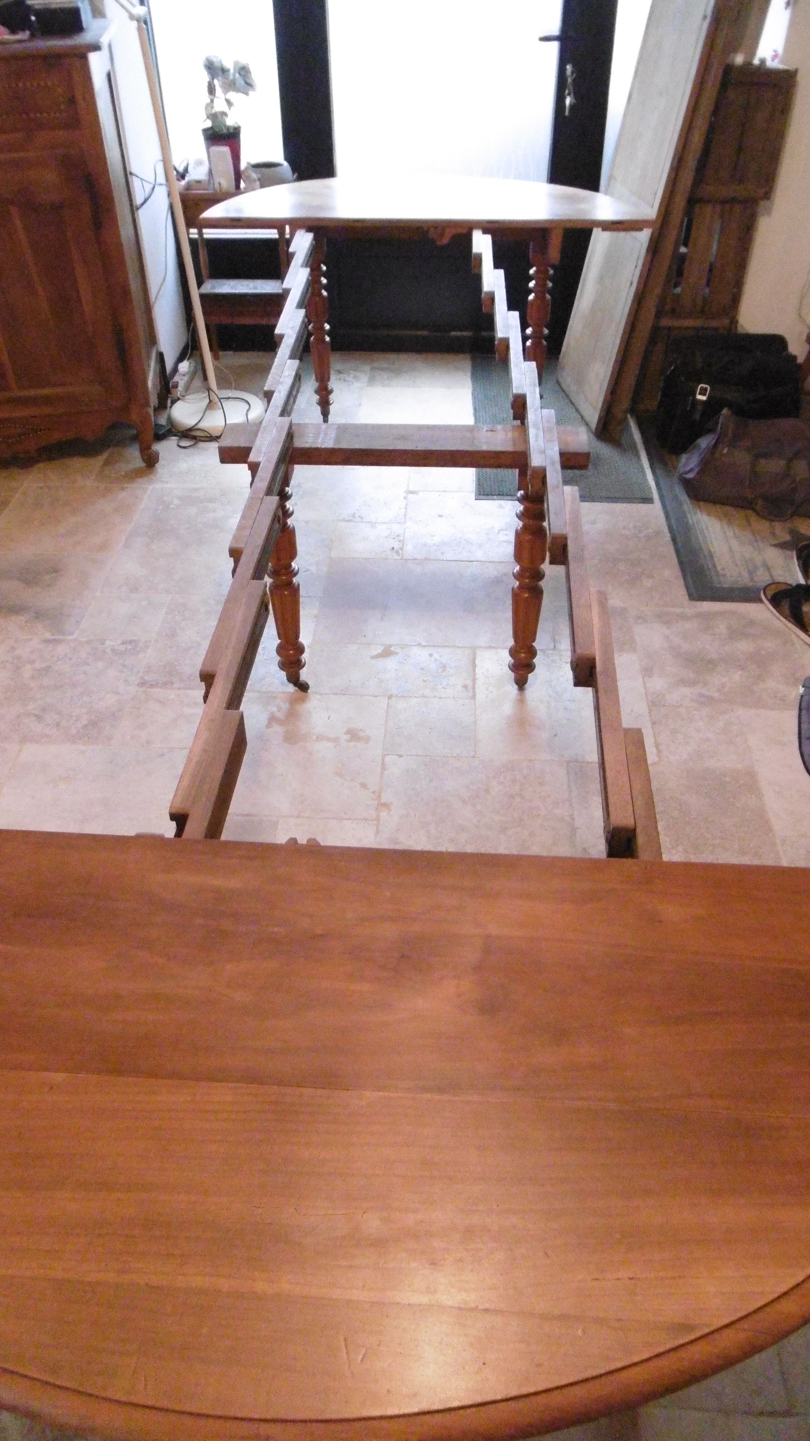 Table 6 feet with two extensions in Cherry