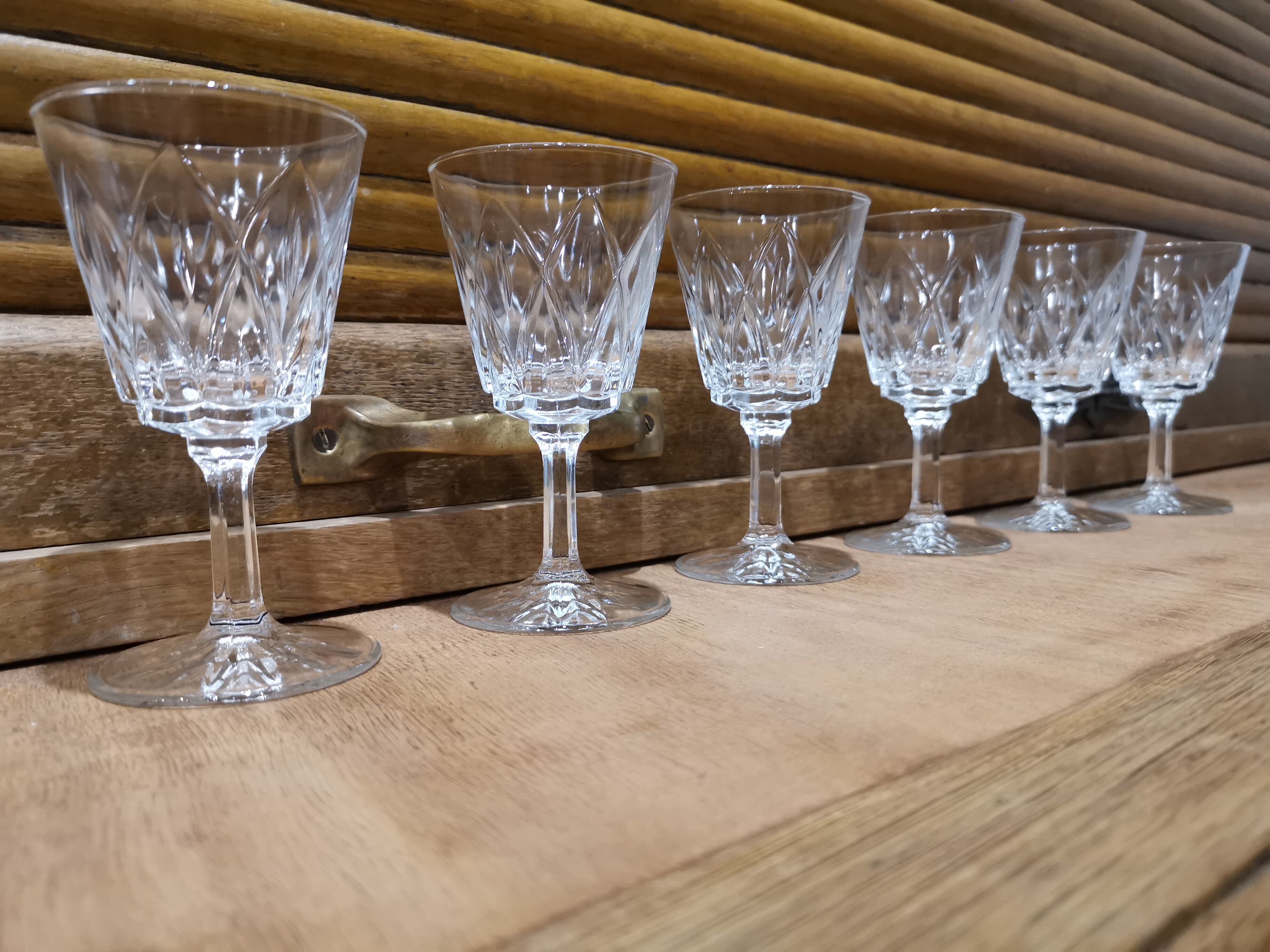 Set de 6 verres à pied en cristal ciselé vintage Shell