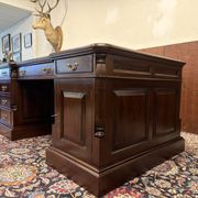 Classic English Vintage Desk Partnerdesk