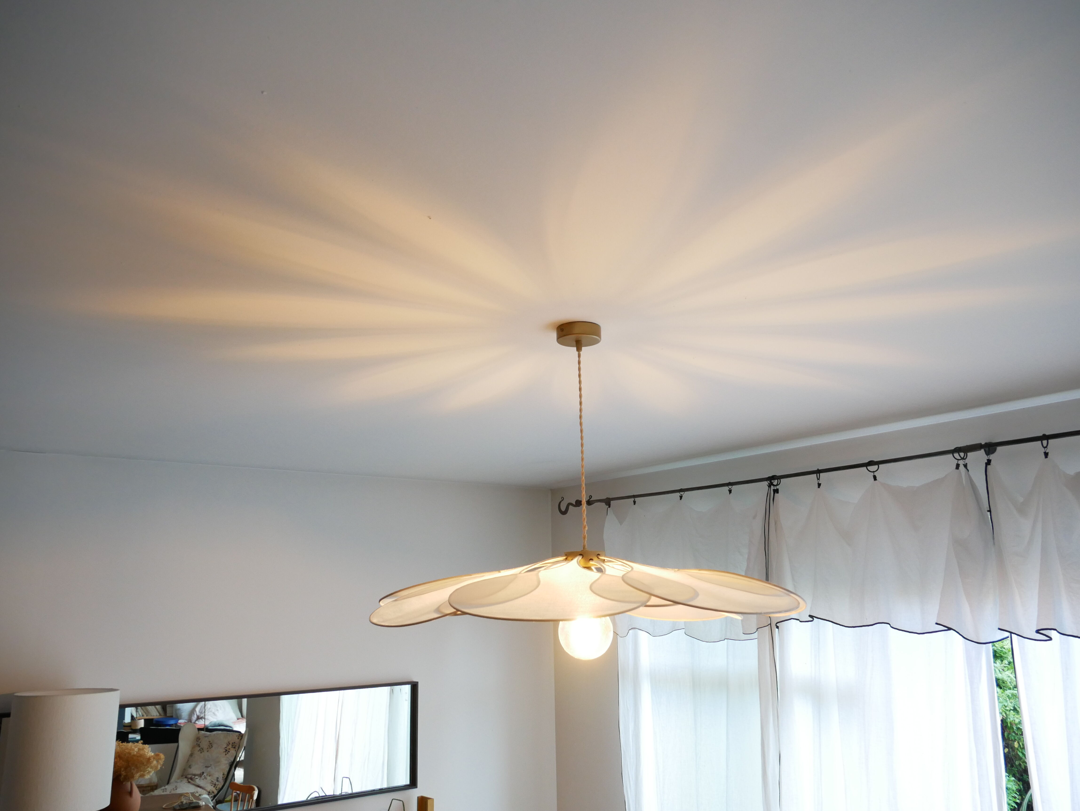 Floral suspension cotton and rattan - flower suspension.