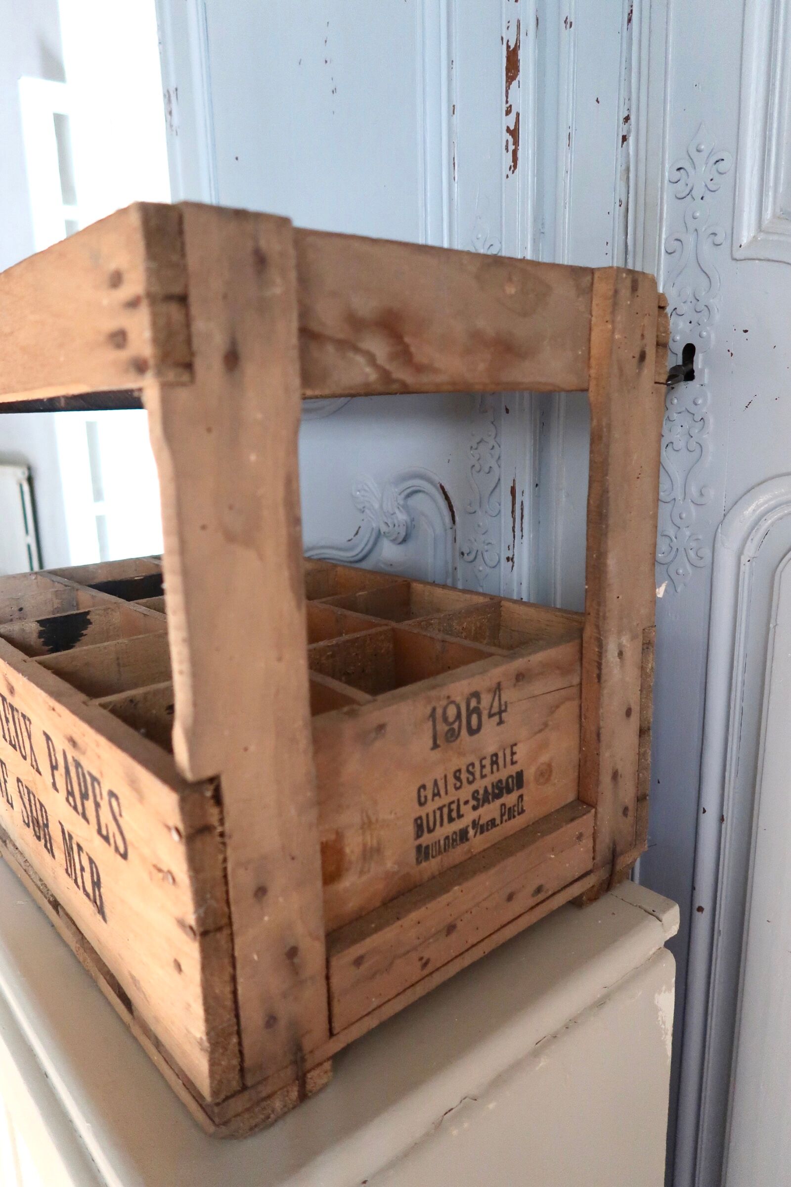 Wooden bottle locker box