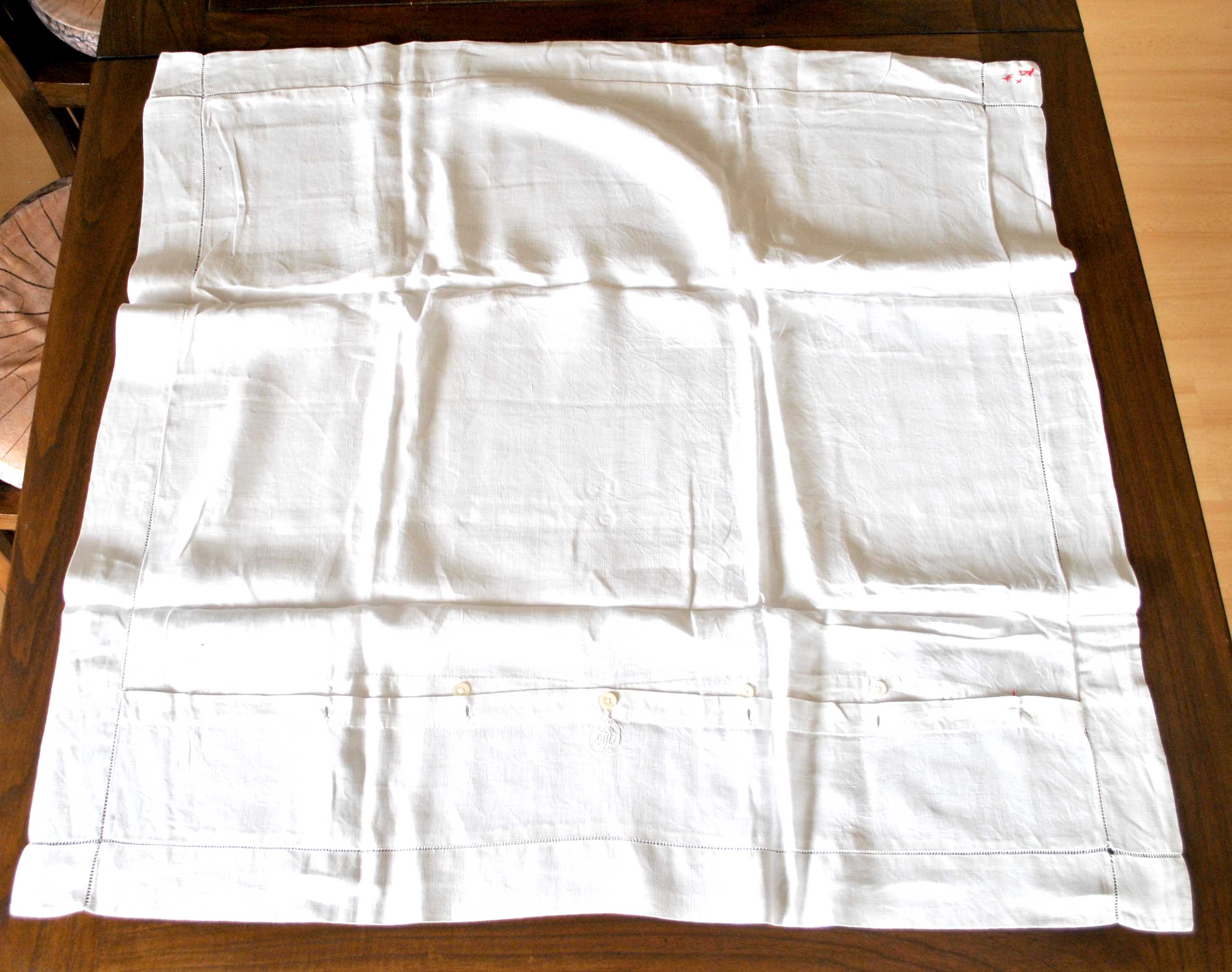 Vintage pillowcase in openwork white cotton 75x75