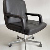 Leather armchair Mobilier International, 1970