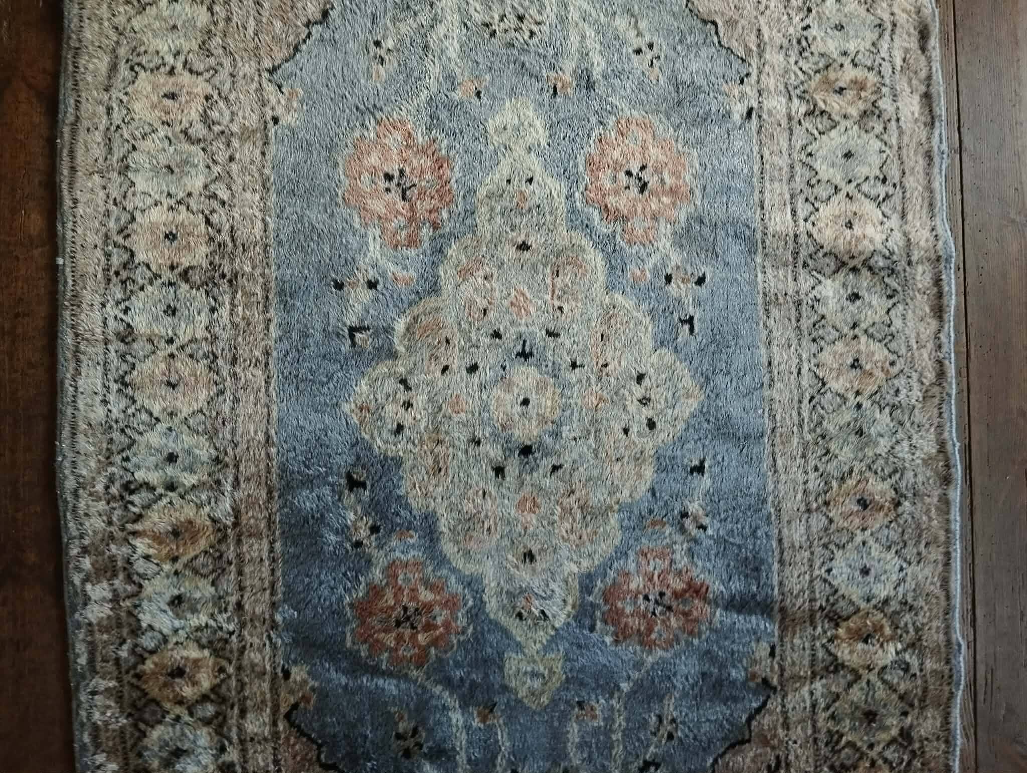 Handmade Pakistani carpet Karachi 142x89cm