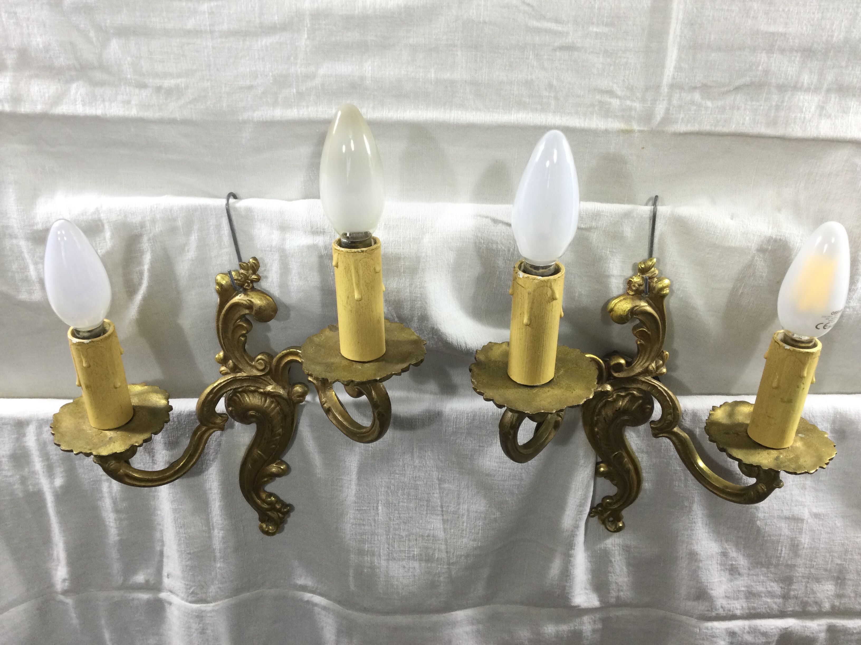 Paire d'appliques en bronze style Louis XV