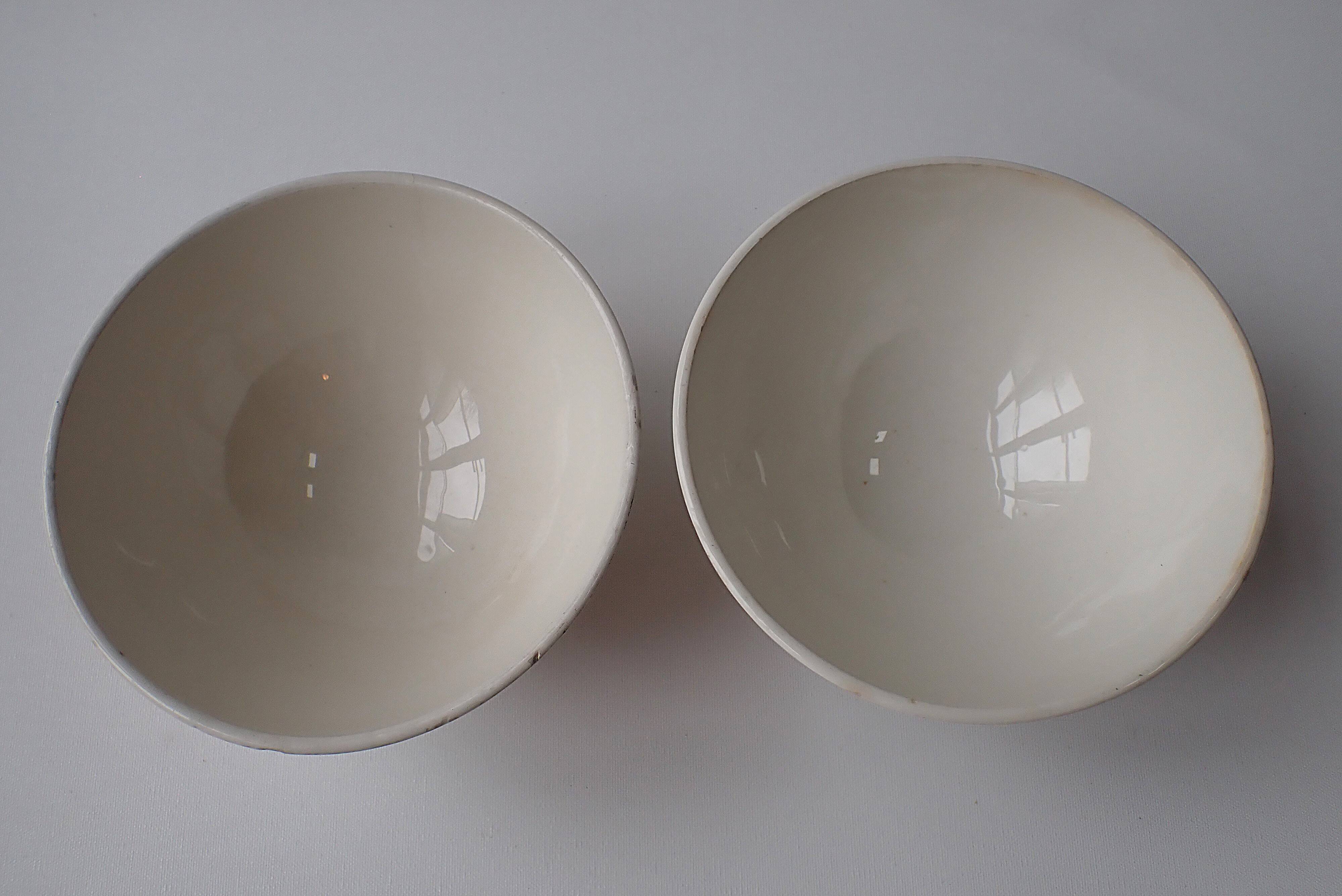 Lot de 2 anciens bols à facettes - motif pomme (ou pêche)