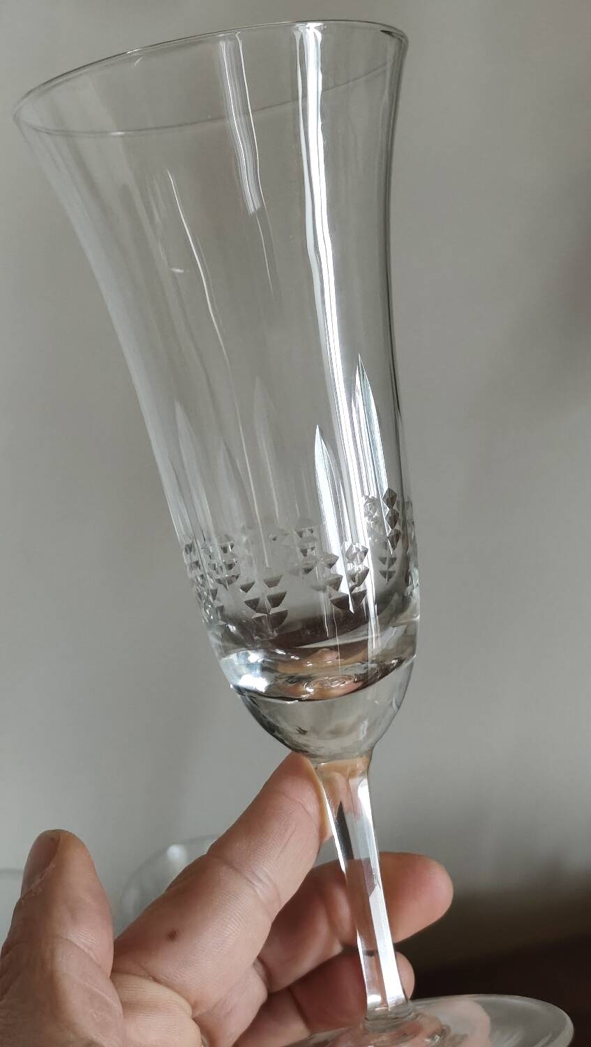 Ensemble de 6 flûtes à champagne anciennes ciselées