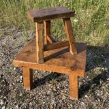 Coffee table and its brutalist style raw wood stool