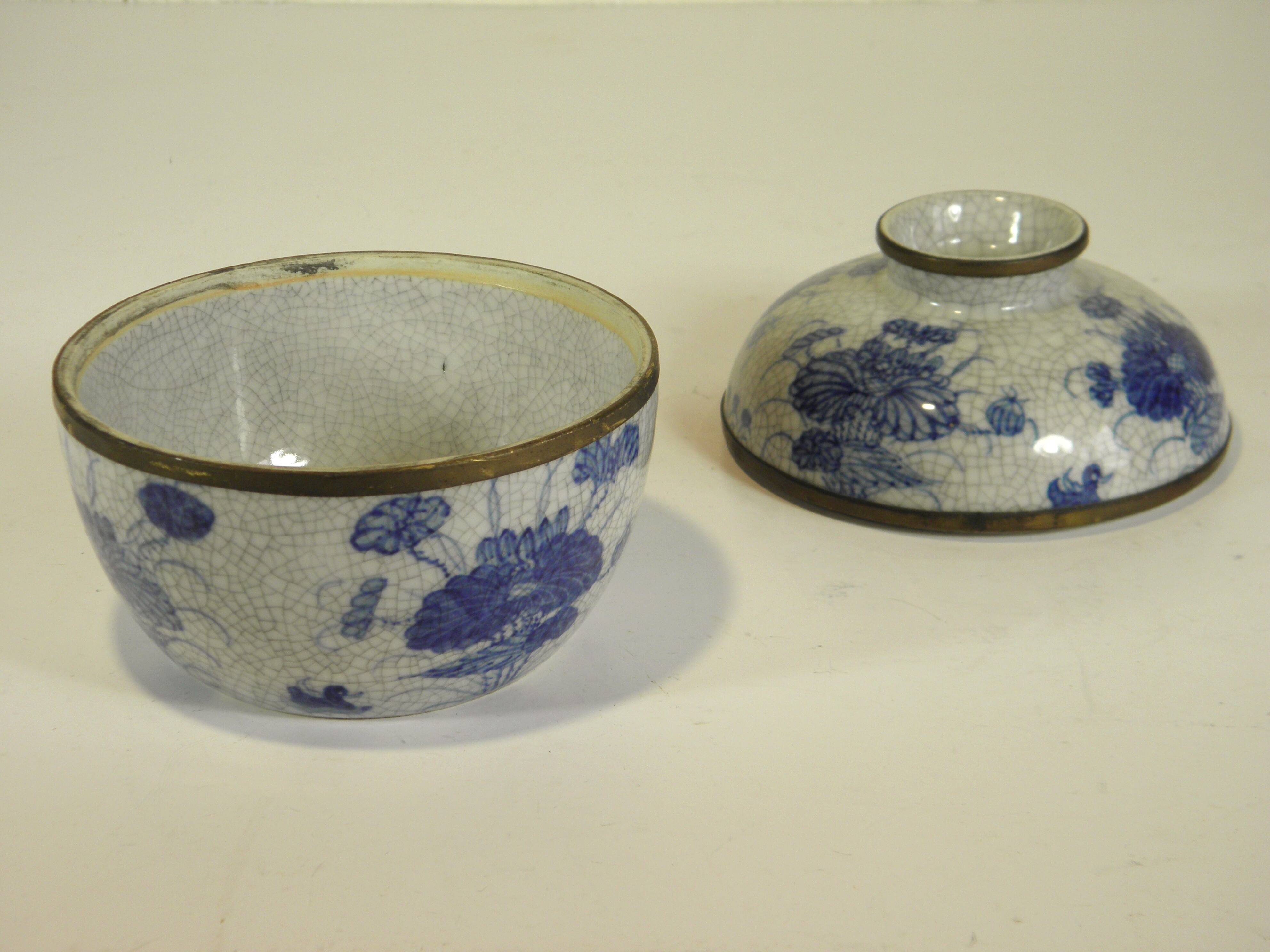 Cracked porcelain chinese pot