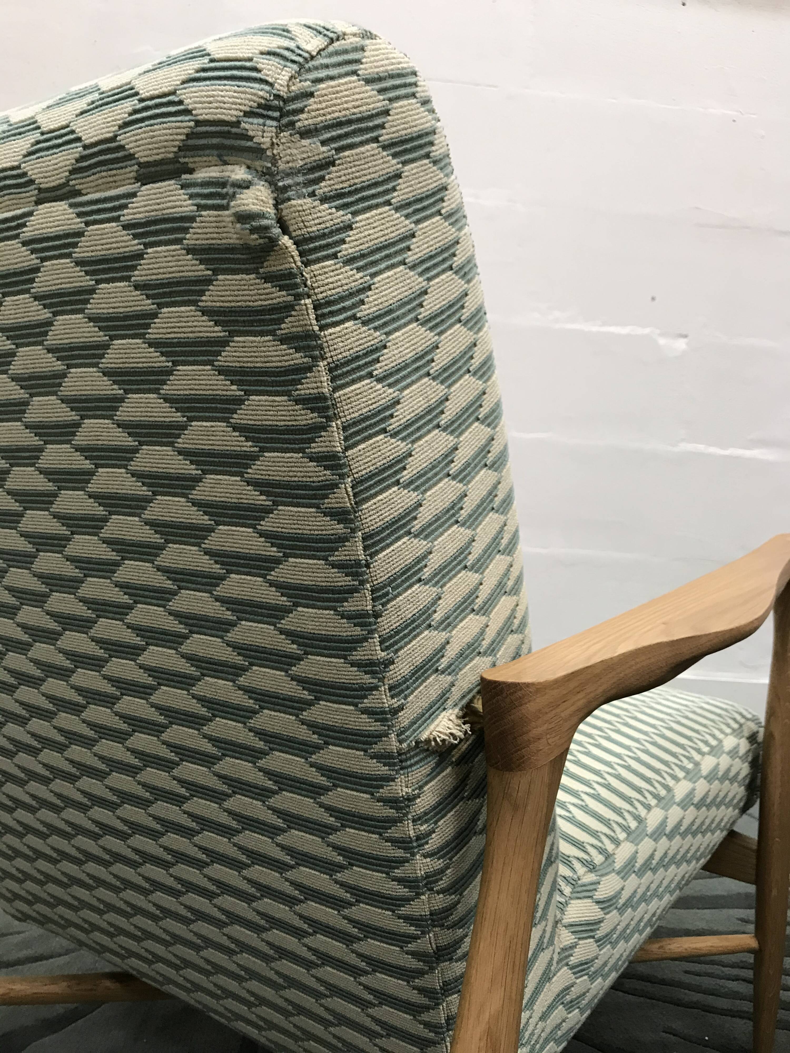 Floating Bakou Celadon Red Edition chair