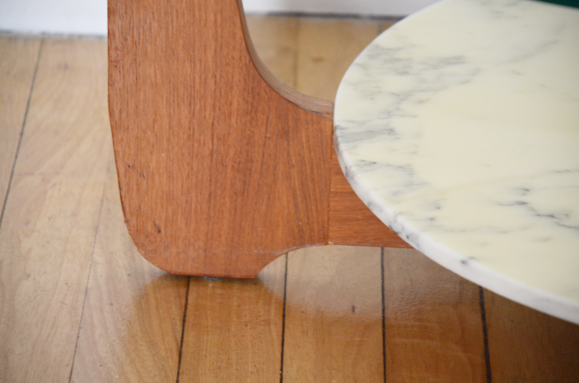 Table low Hugues Poignant marble glass and teak 60s