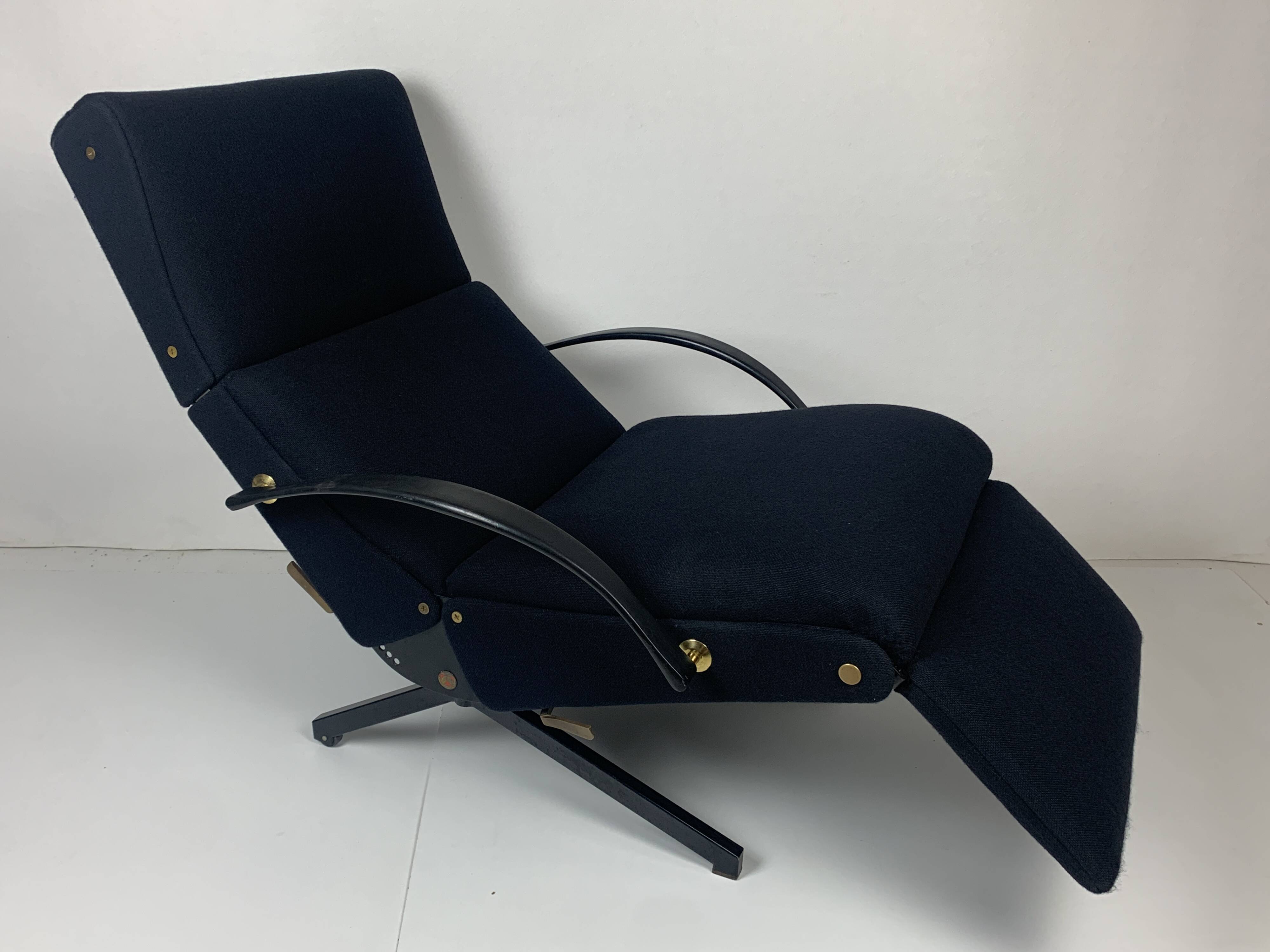 Fauteuil lounge italien vintage bleu marine foncé par Osvaldo Borsani pour Tecno, 1950