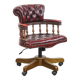 Fauteuil de bureau Chesterfield pivotant classique rouge en cuir de vachette sur roulettes