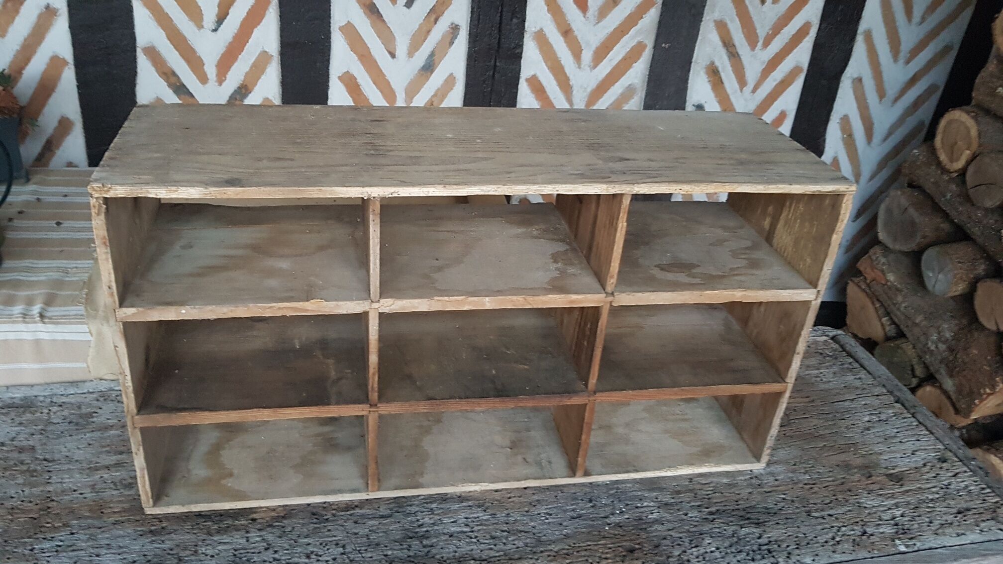 Wooden shelf 9 boxes