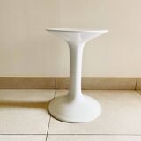 Stool with iconic design and tulip base, published by Tatay.