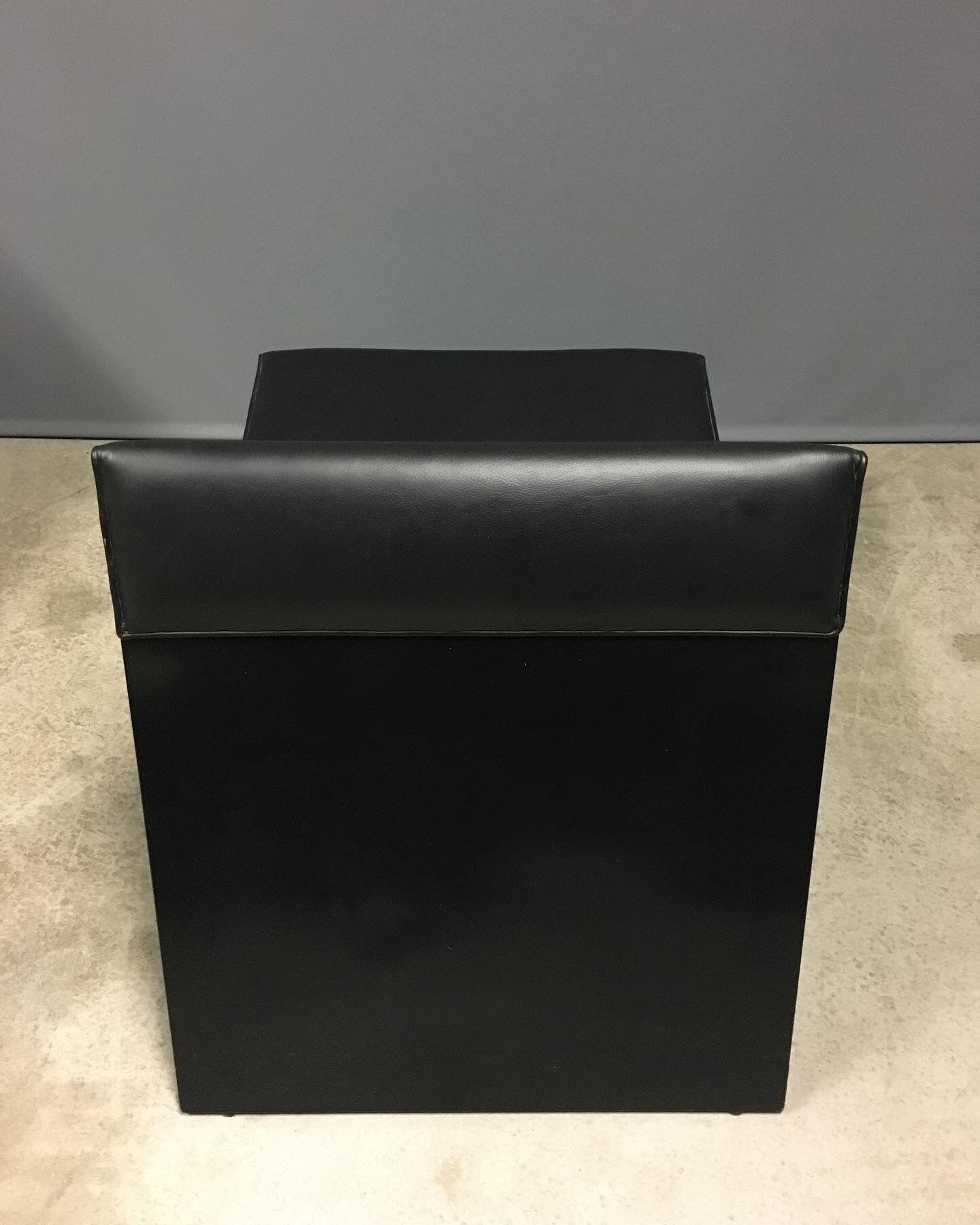 Artifort, sz10 m lounge chair by ebbing /haas /schudel .