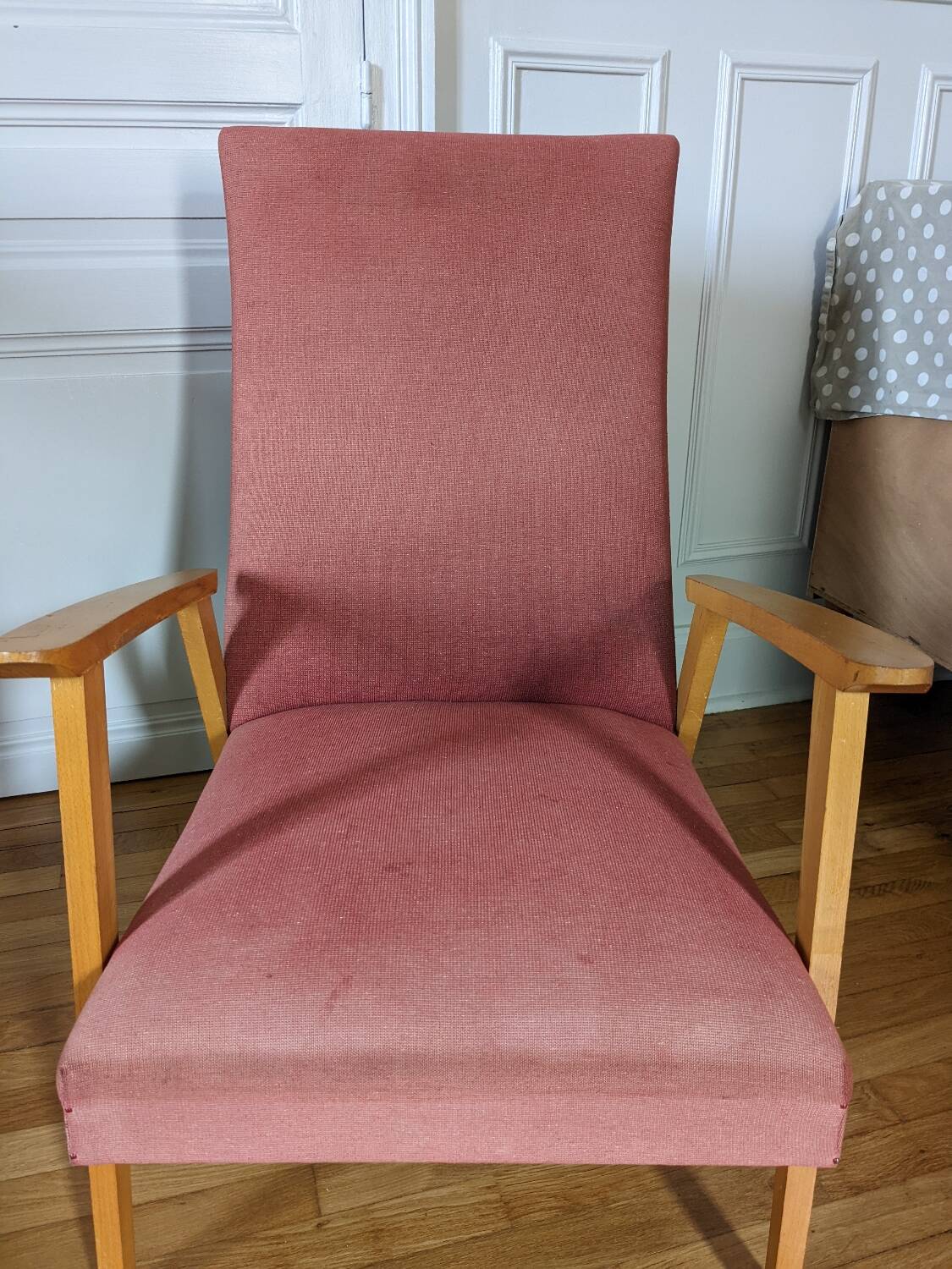 Fauteuil scandinave pieds compas