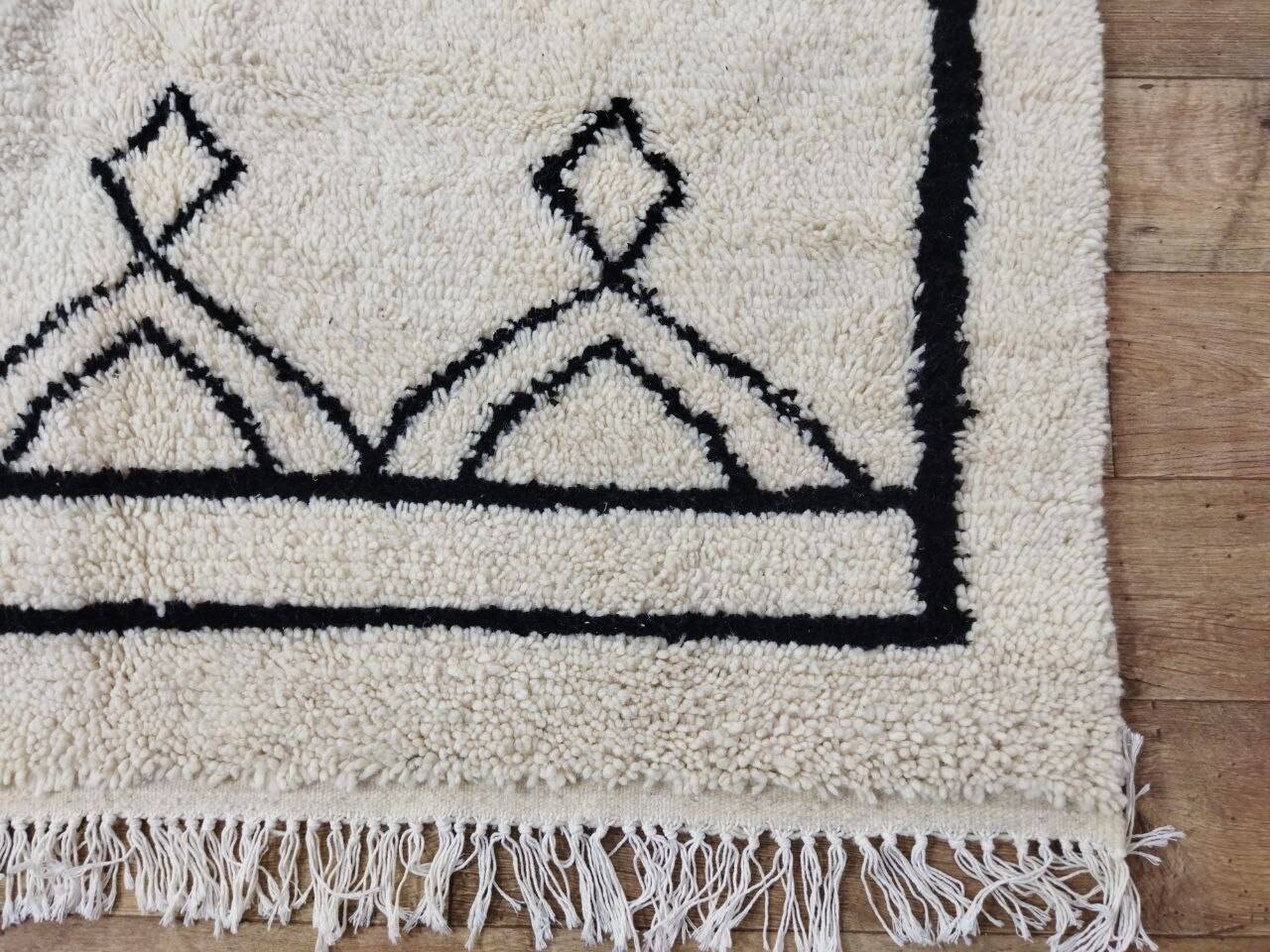 Handmade wool Berber rug 248 x 158 cm