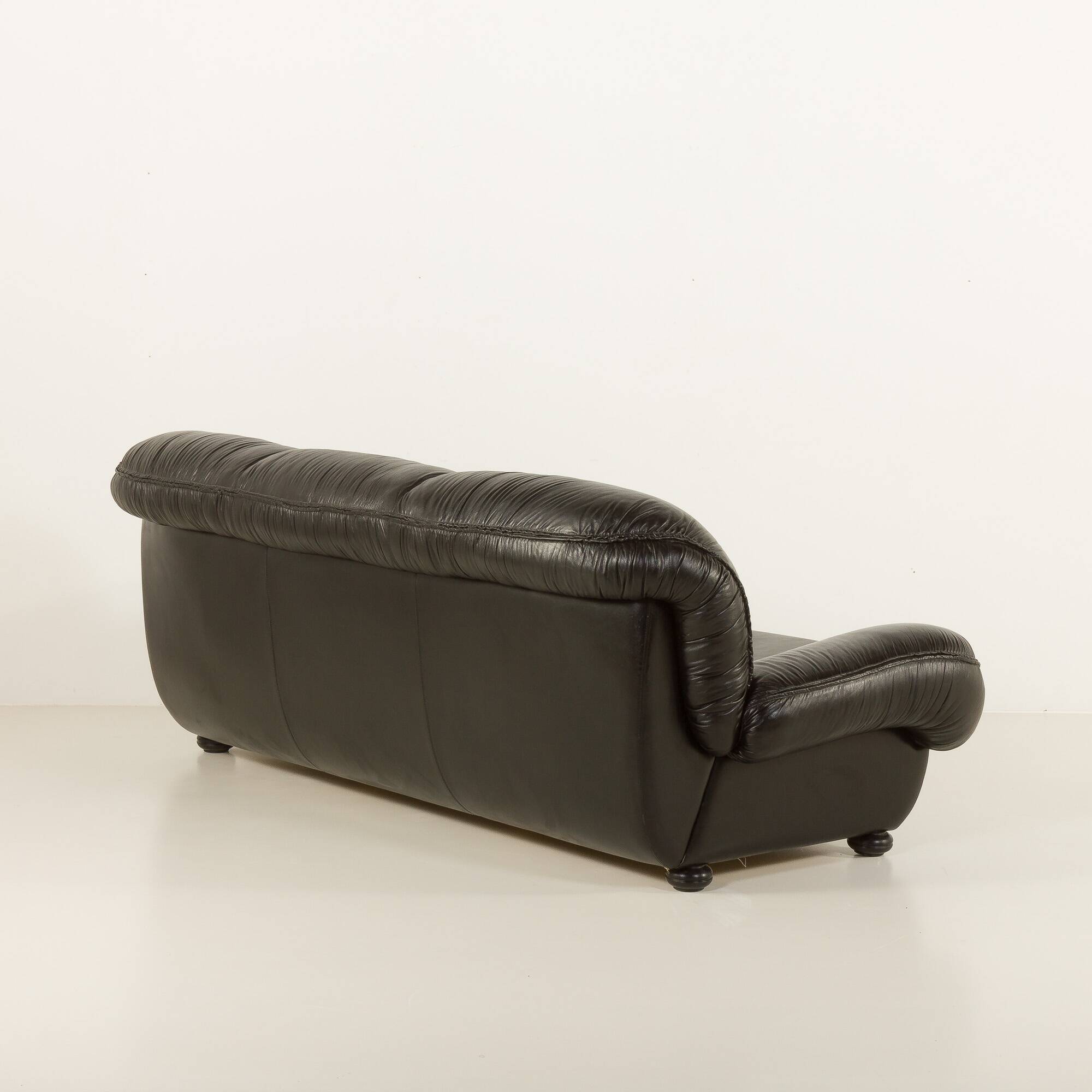 Italian mid-century sofa by Linea Valentini, 1980s