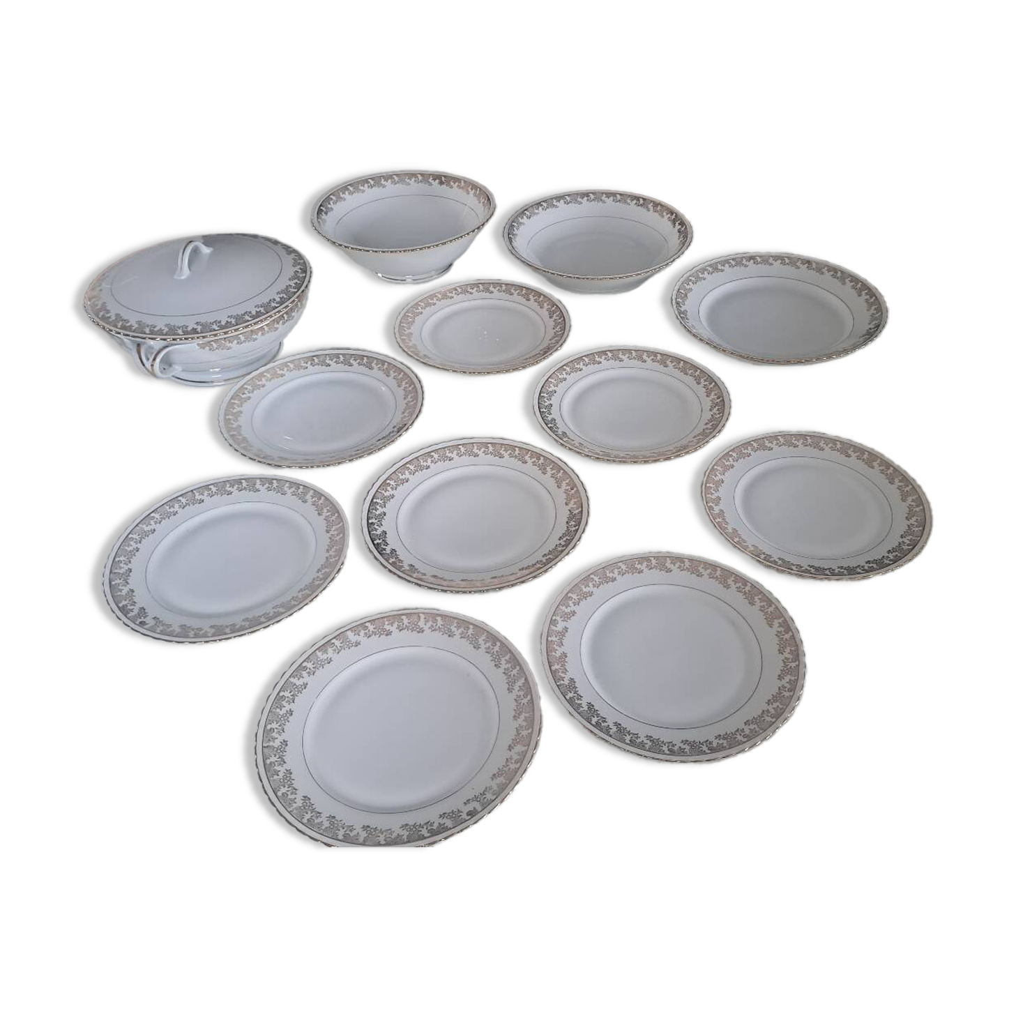 Luxury porcelain service
