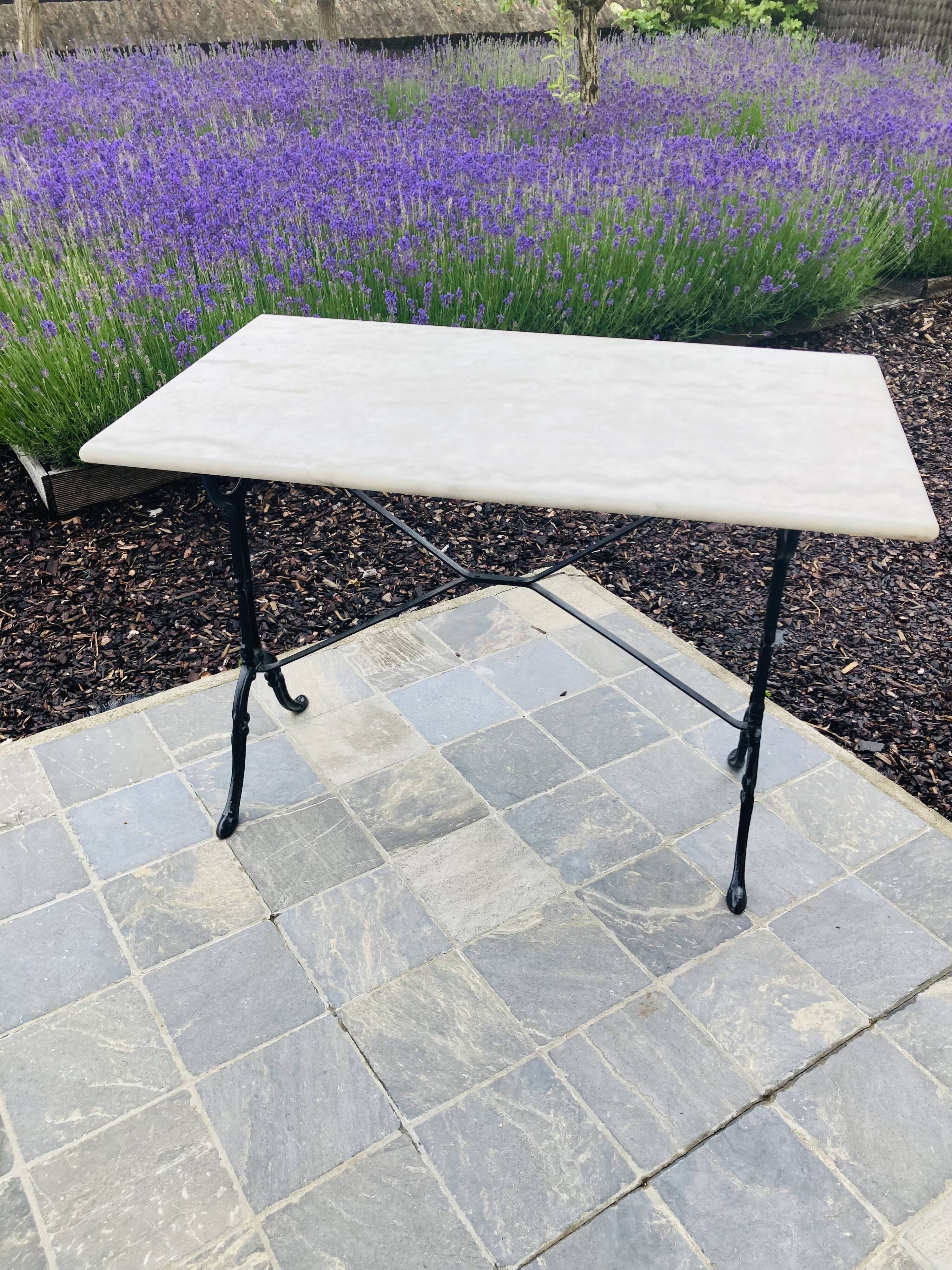 Table bistrot en marbre de carrare