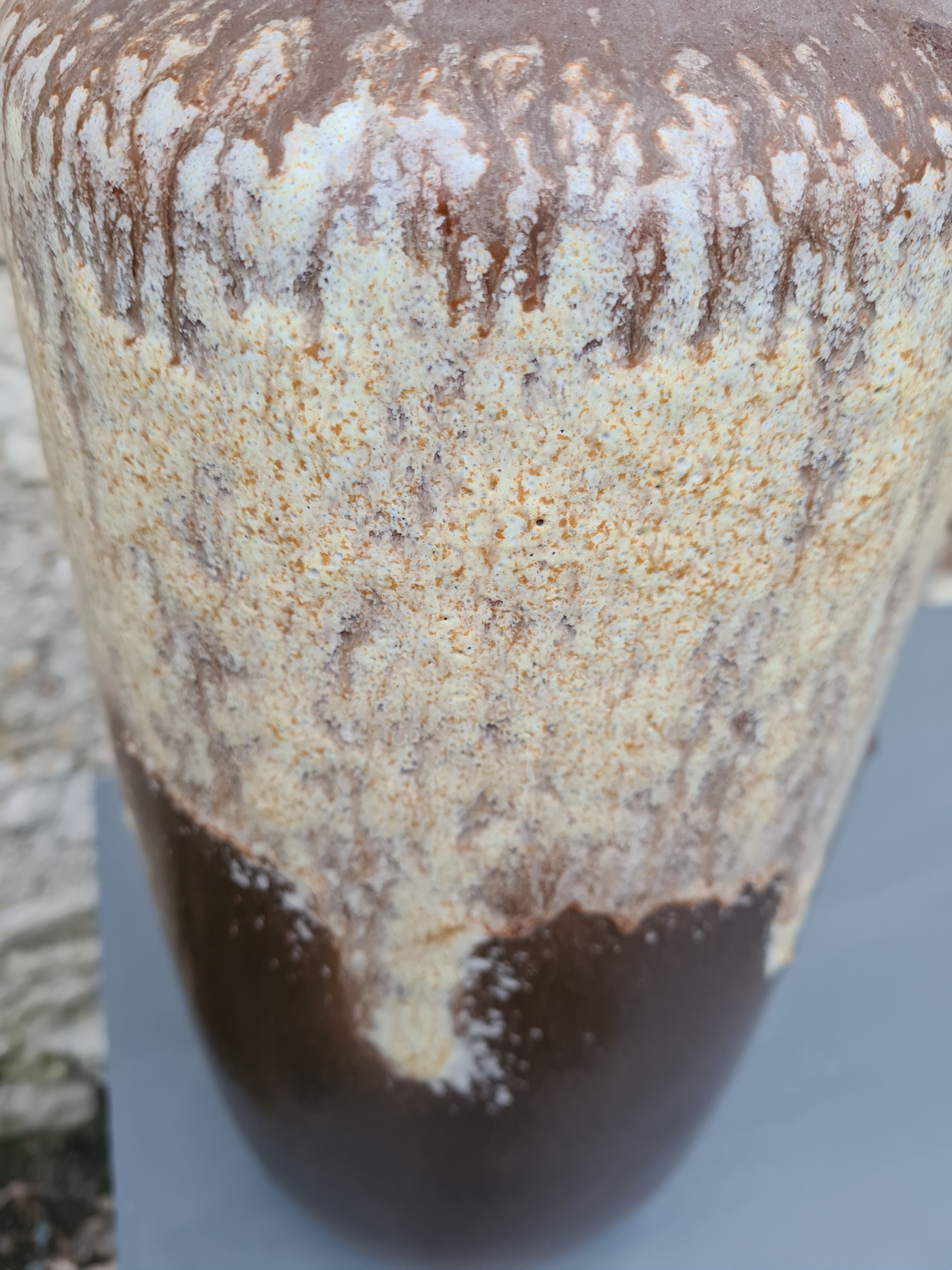 Ceramic umbrella door