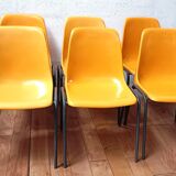 Chaise de collectivité jaune, vintage