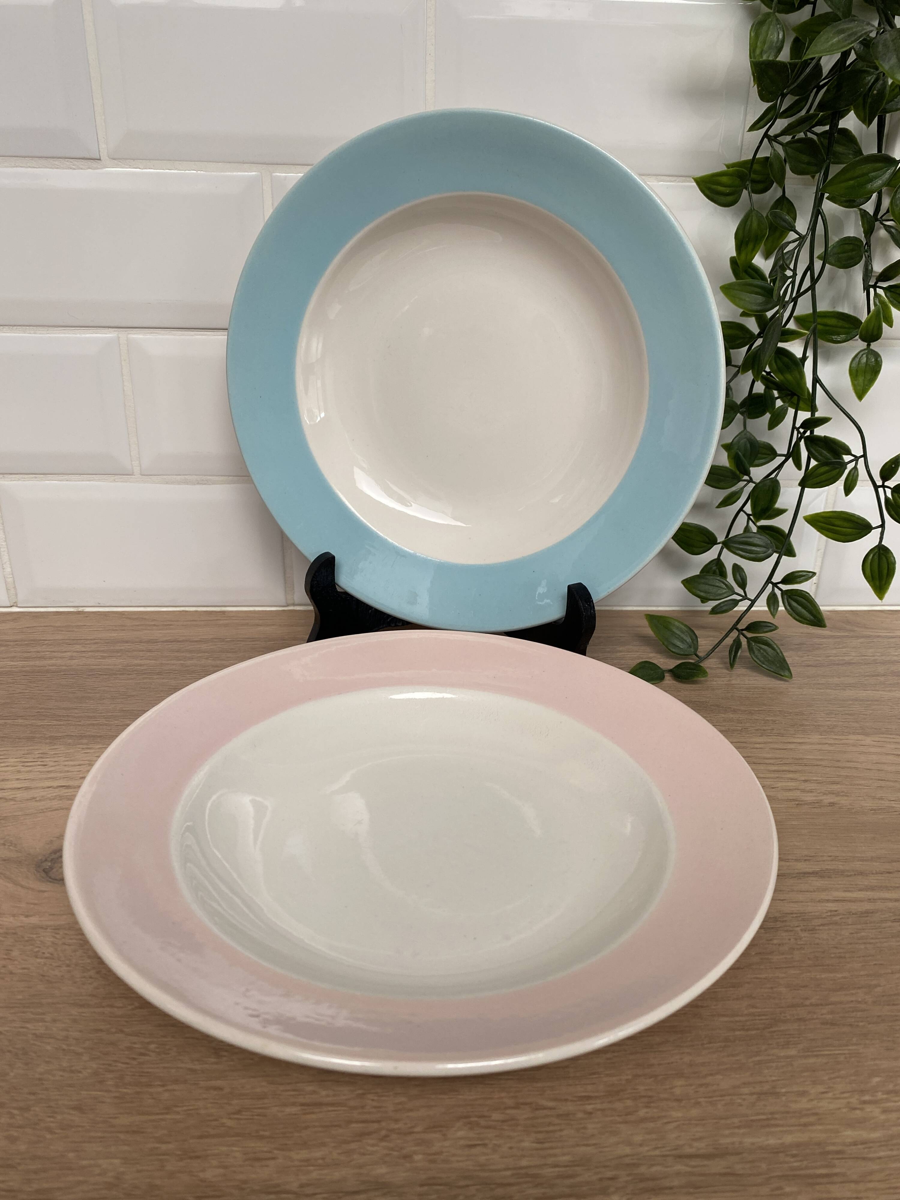 Set de 2 assiettes creuses Boch frères la louvière