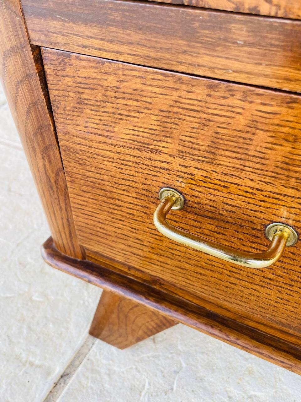 Commode vintage en noyer, pieds compas , circa 1950s