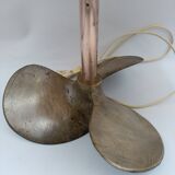 Lampe à pied d' hélice ancienne  en bronze  .