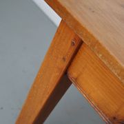Table à manger rustique française vintage en cerisier du XXe siècle
