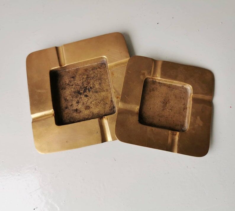 Set of 2 brass ashtrays of vintage design, 80s