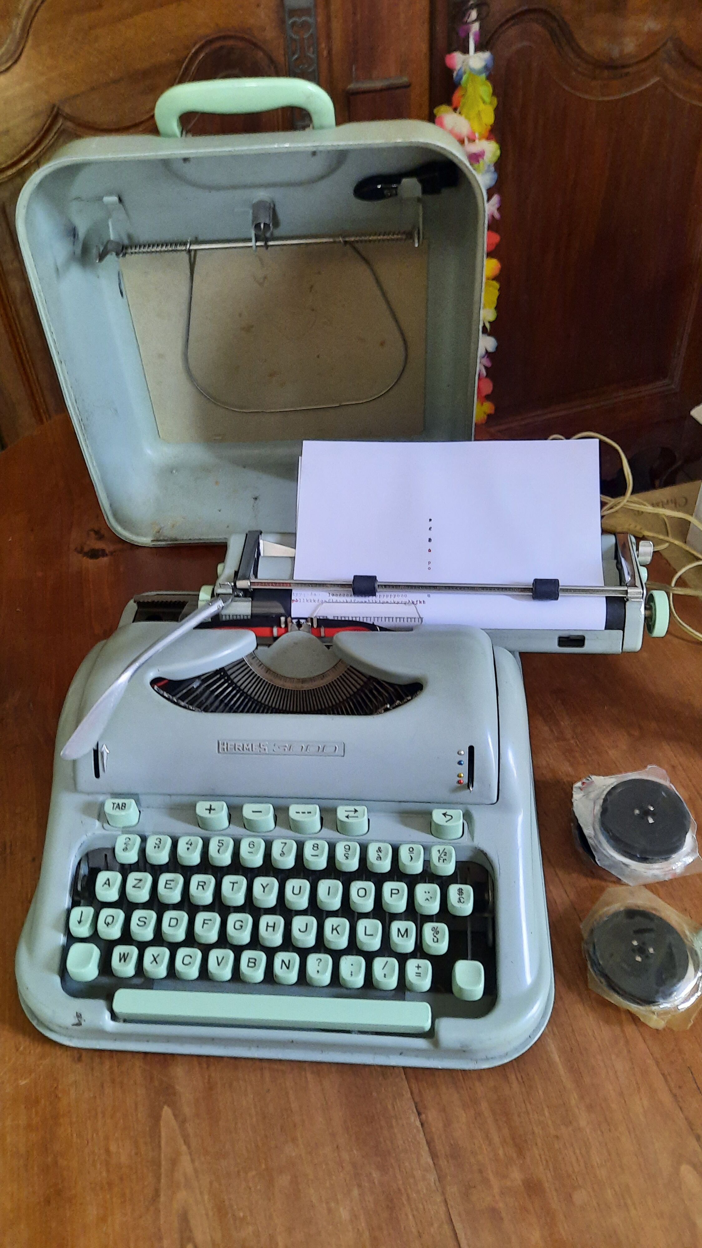 Machine a écrire Hermes 3000