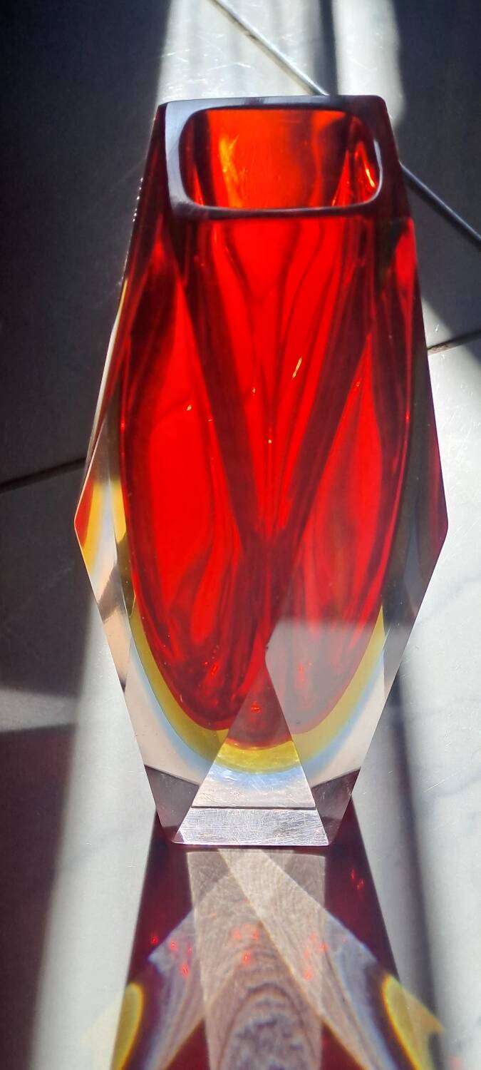 Murano sommerso diamond vase very good condition 21cm old vintage glass