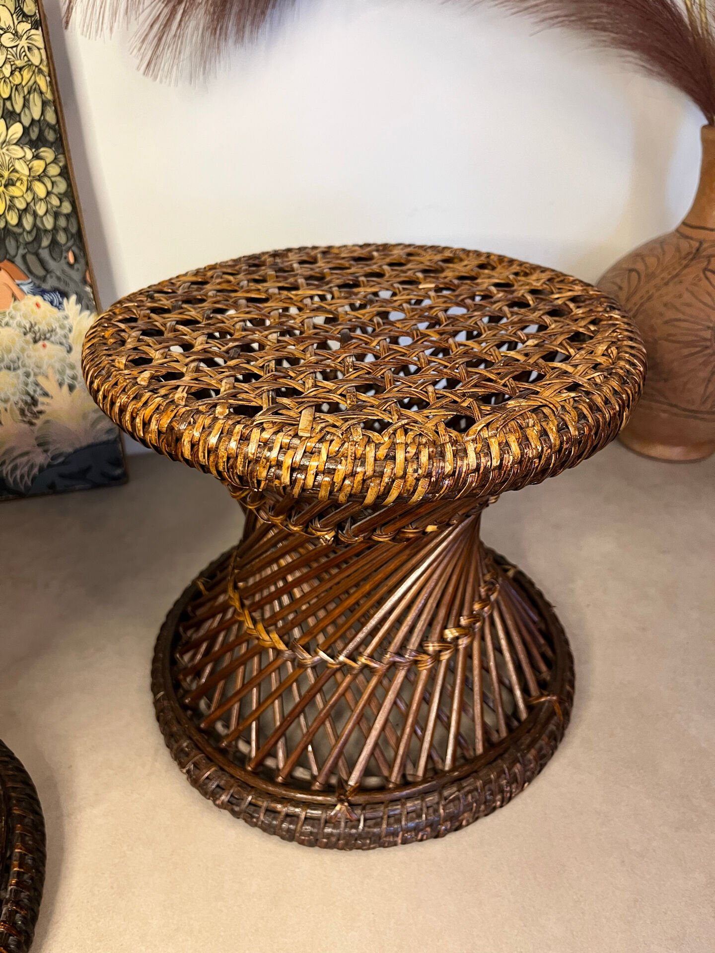 Paire de tabourets en rotin tressé