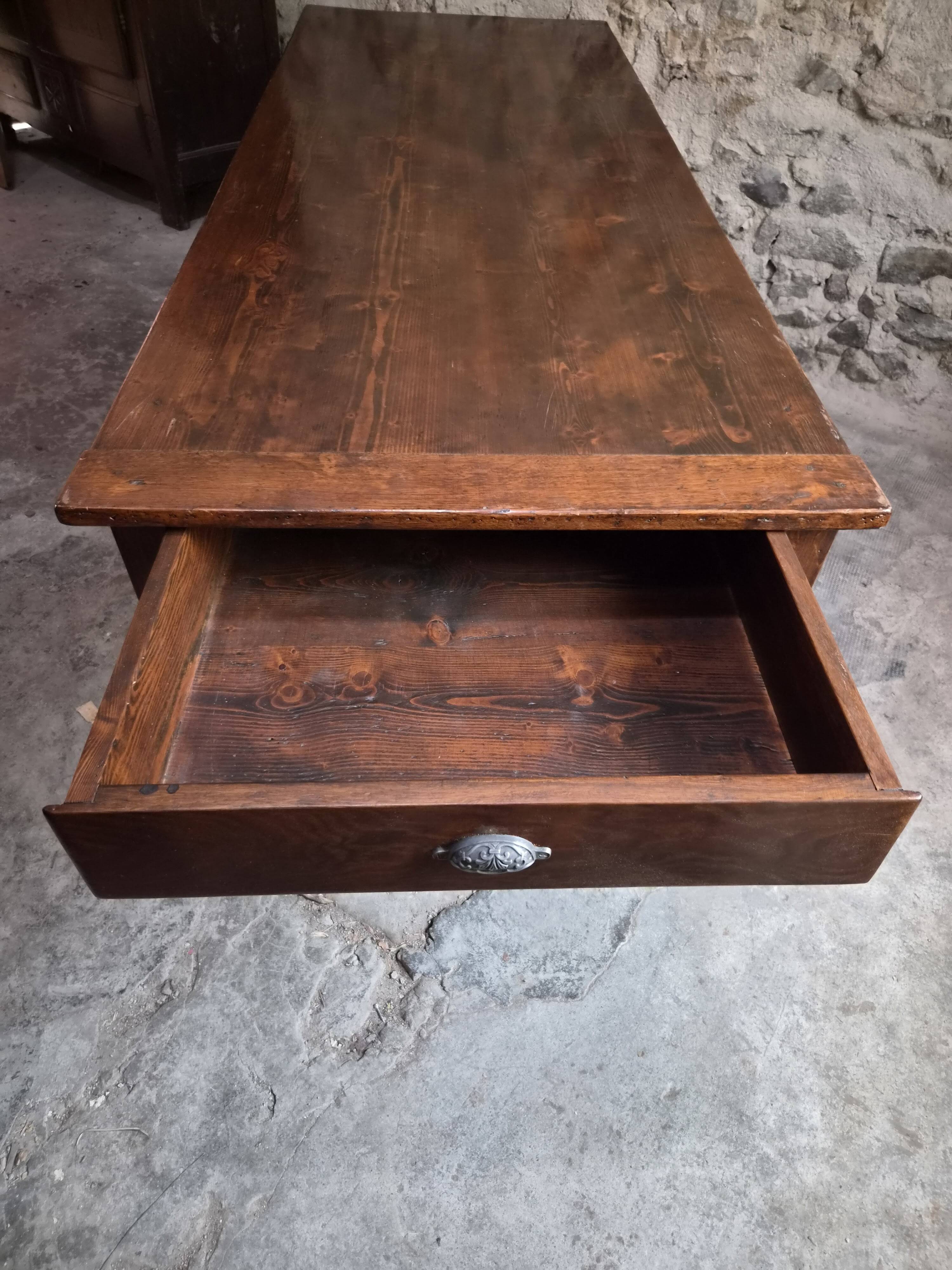 Table à manger de ferme française ancienne avec deux tiroirs | Chêne & pin | vers 1850–1900
