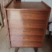 Chest of drawers with 5 drawers from the 1950s