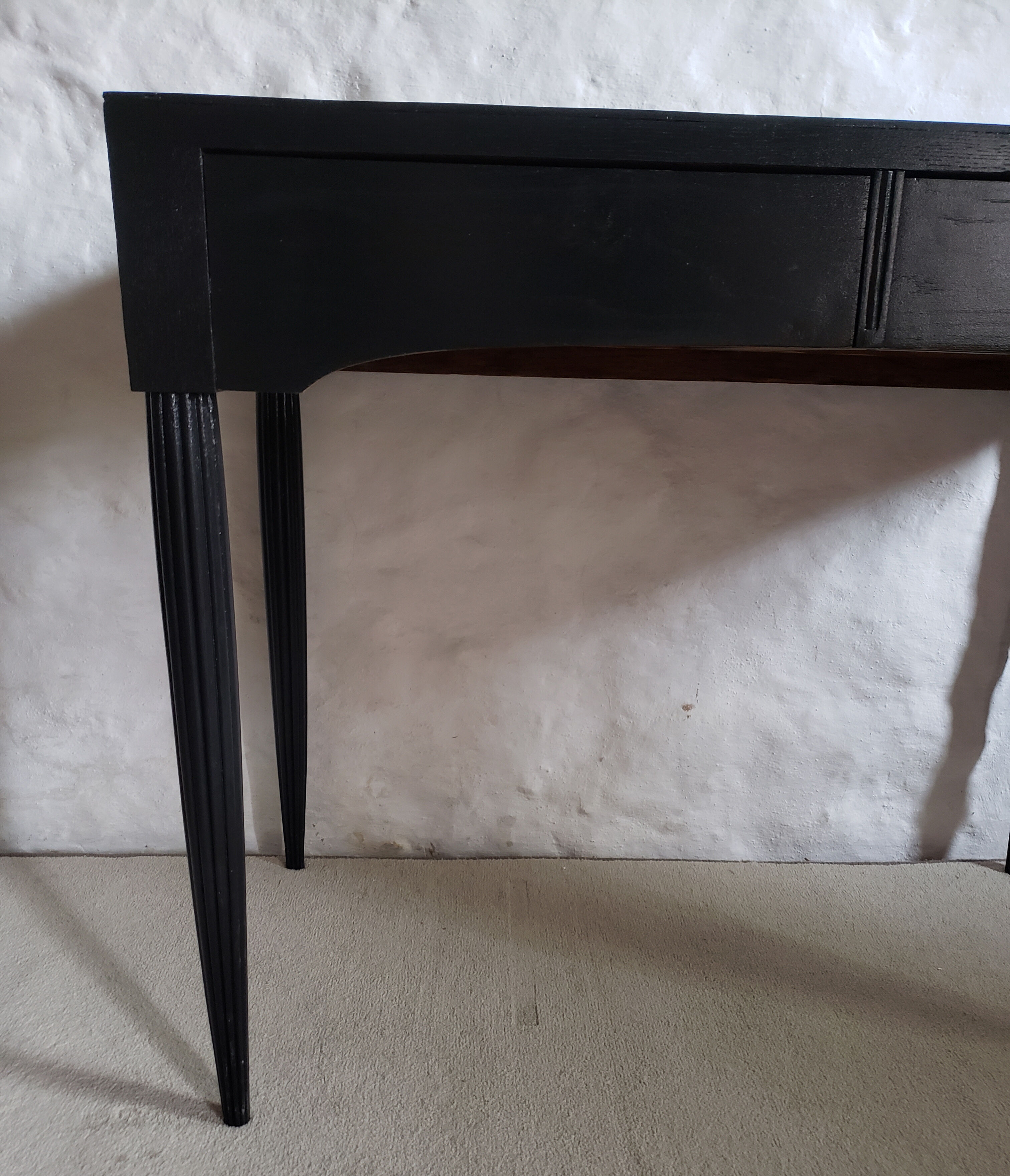 Black art-deco desk