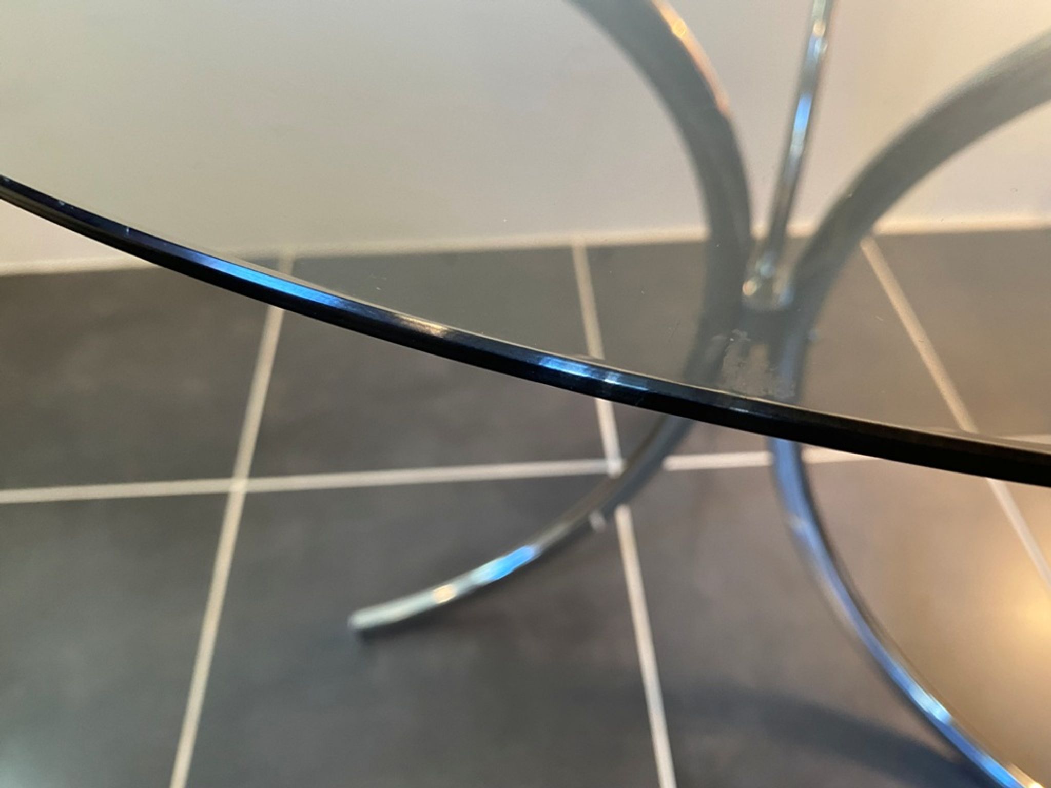Round kitchen or dining room in smoked glass chrome structure an70