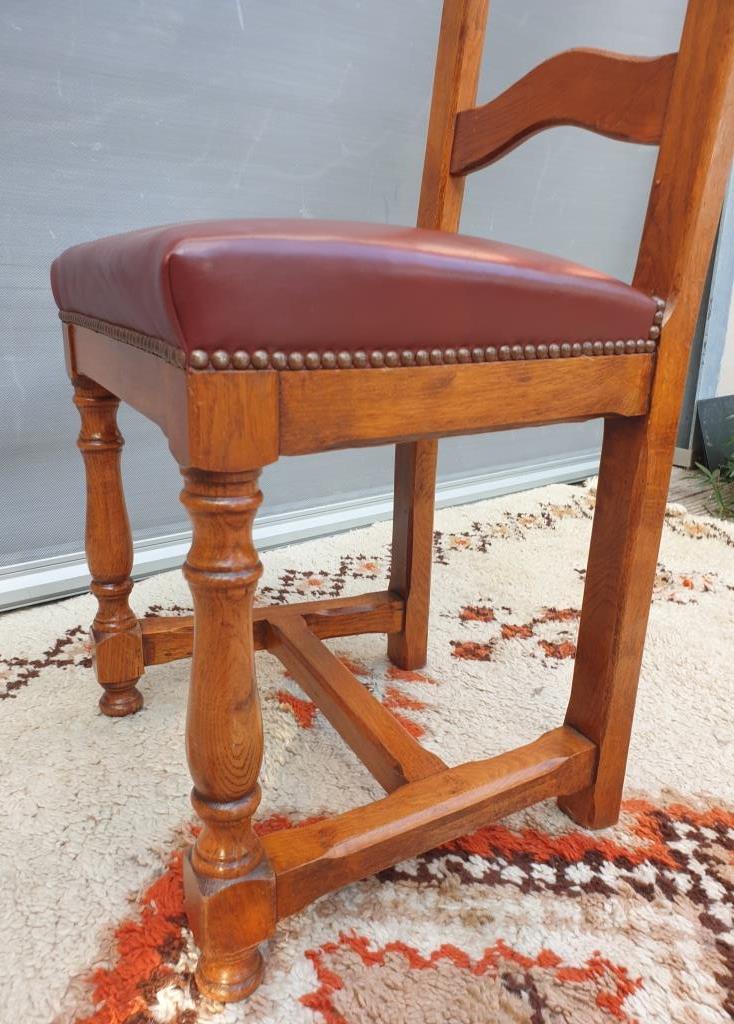 Set 6 chairs style Louis XIII VINTAGE 1980 Oak and Burgundy red leather