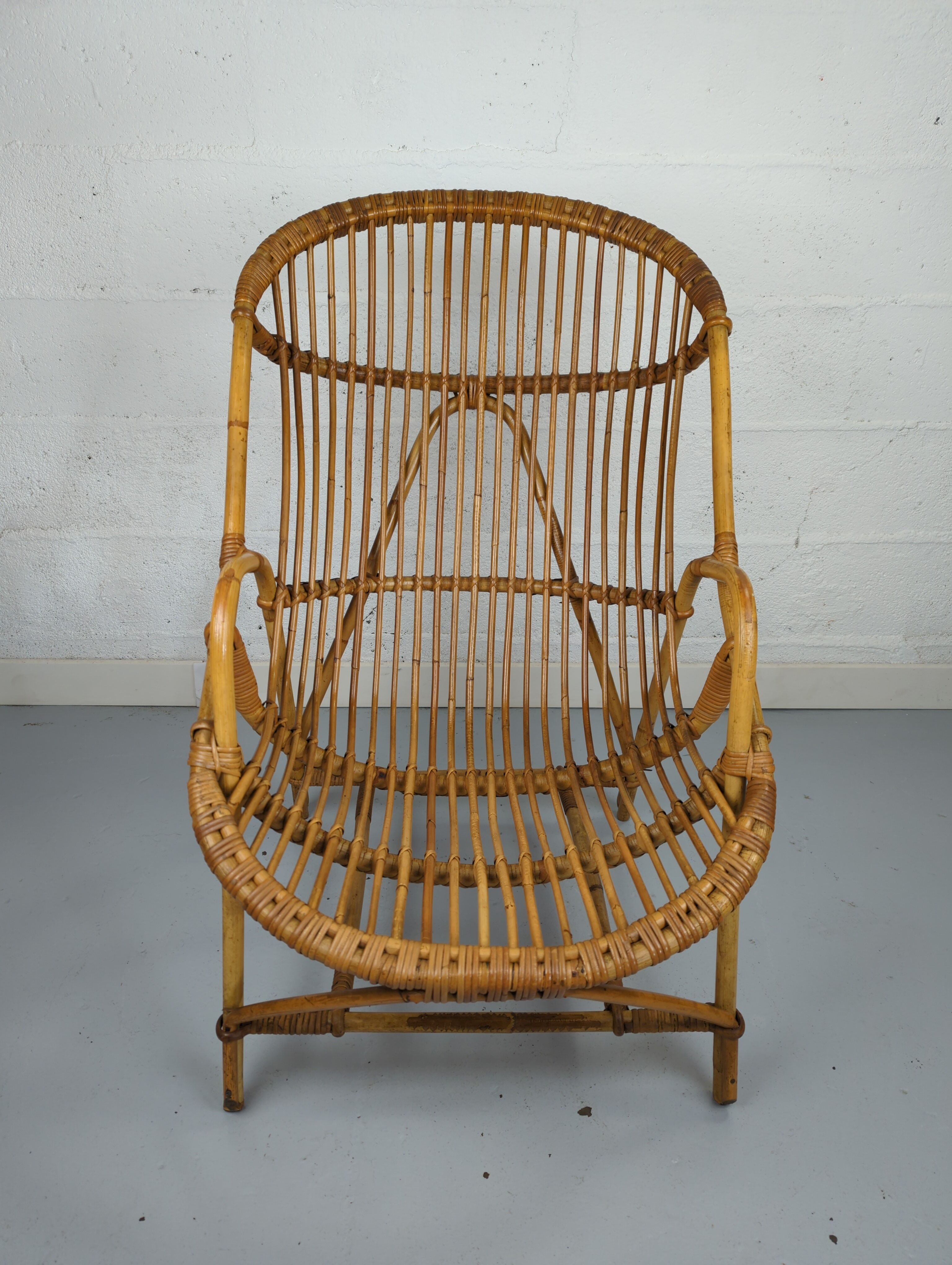 Fauteuil corbeille en rotin vintage