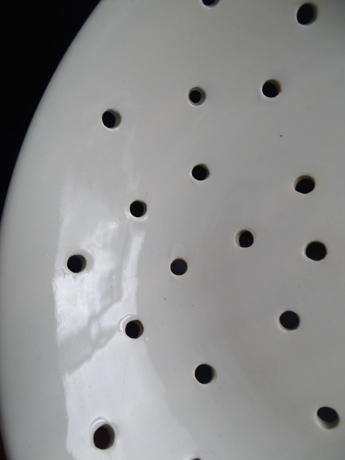 Digoin white earthenware strawberry drain plate - circa 1950 - Vintage