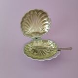 Silver metal shell butterer