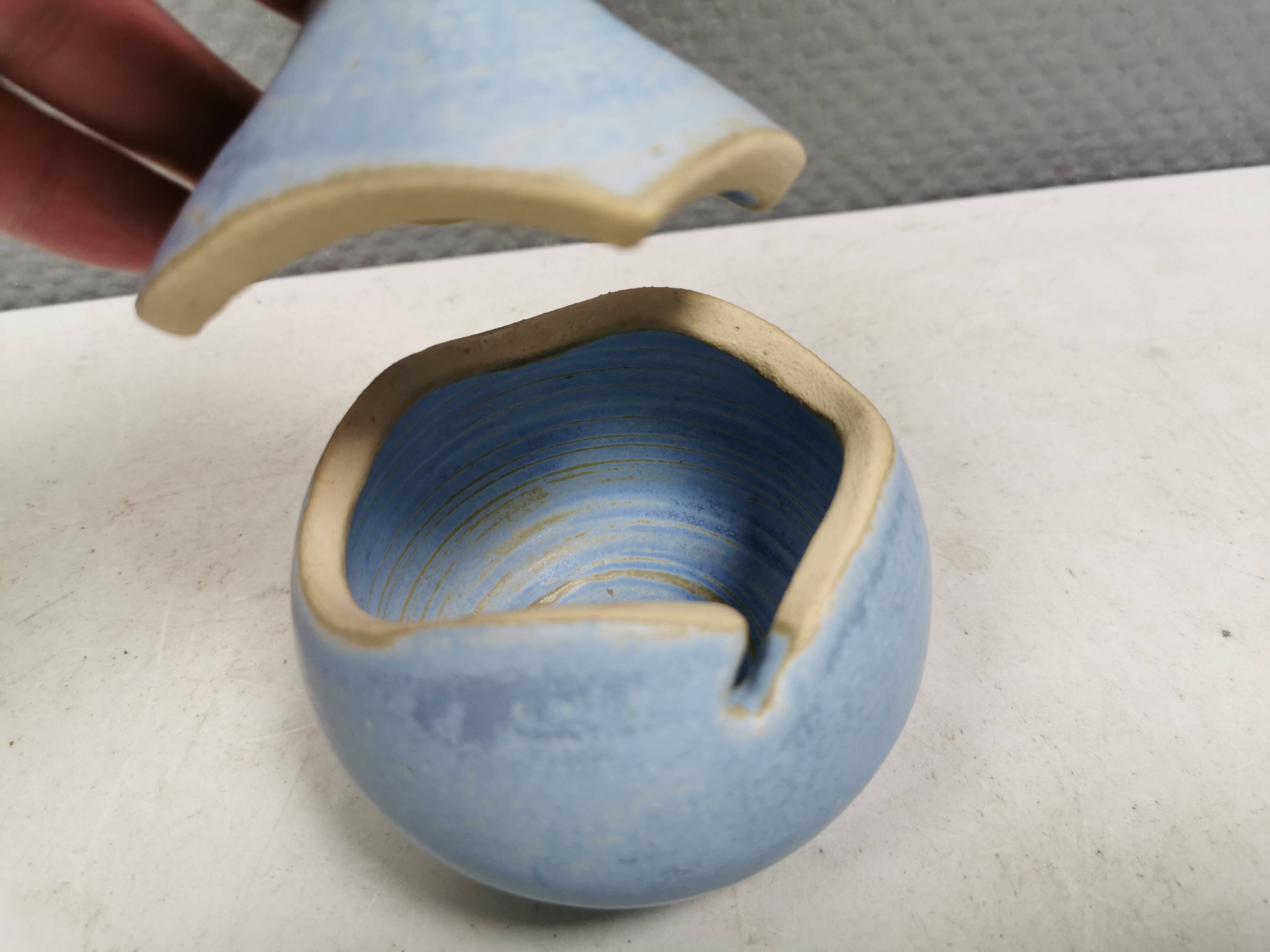 Sugar bowl/Lidded jar in ceramic, Danish from the 1980s-90s.