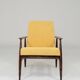 Fauteuil vintage pastel jaune velours côtelé et repose - pieds