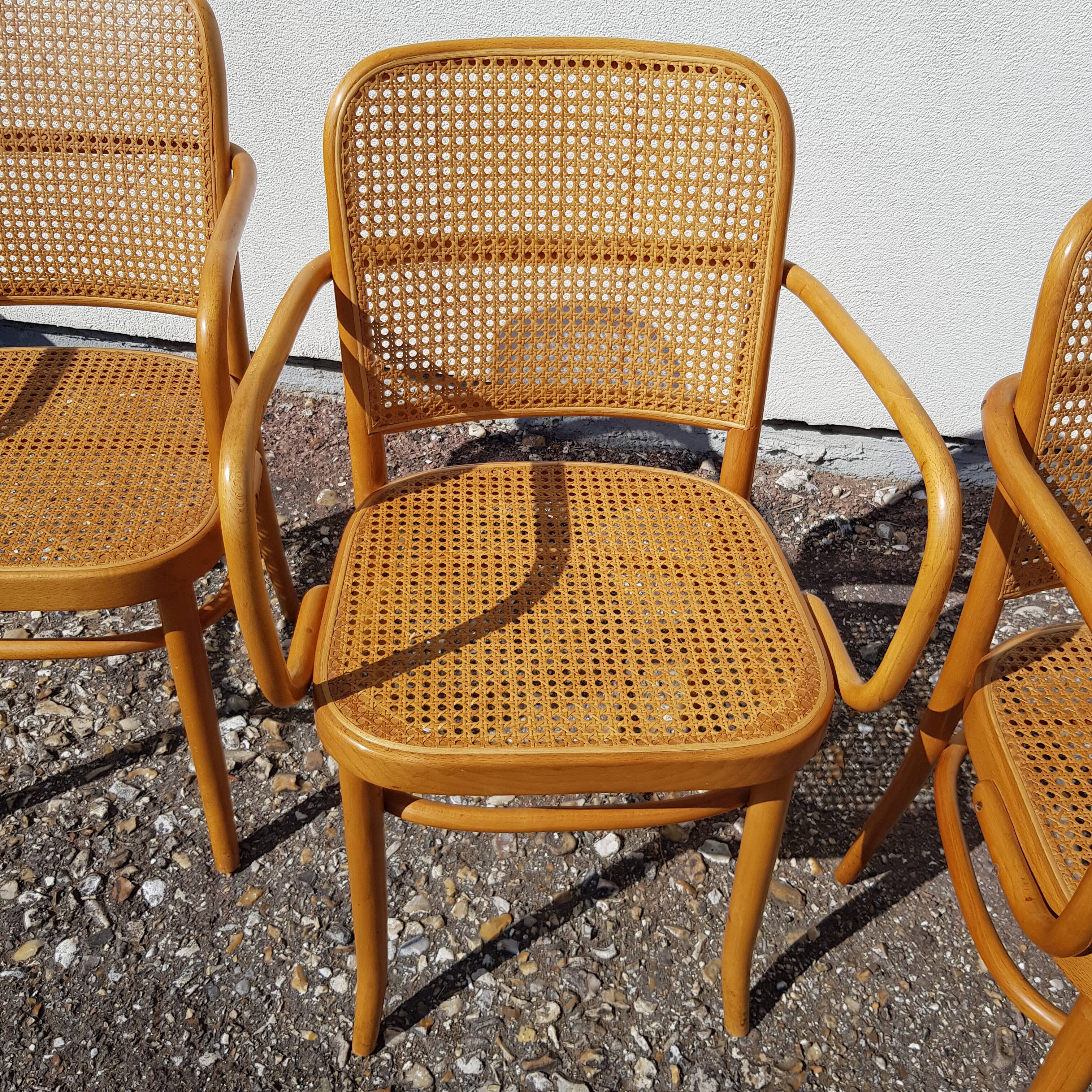 Ensemble de 4 fauteuils et 1 chaise Thonet 811 Josef Hoffmann
